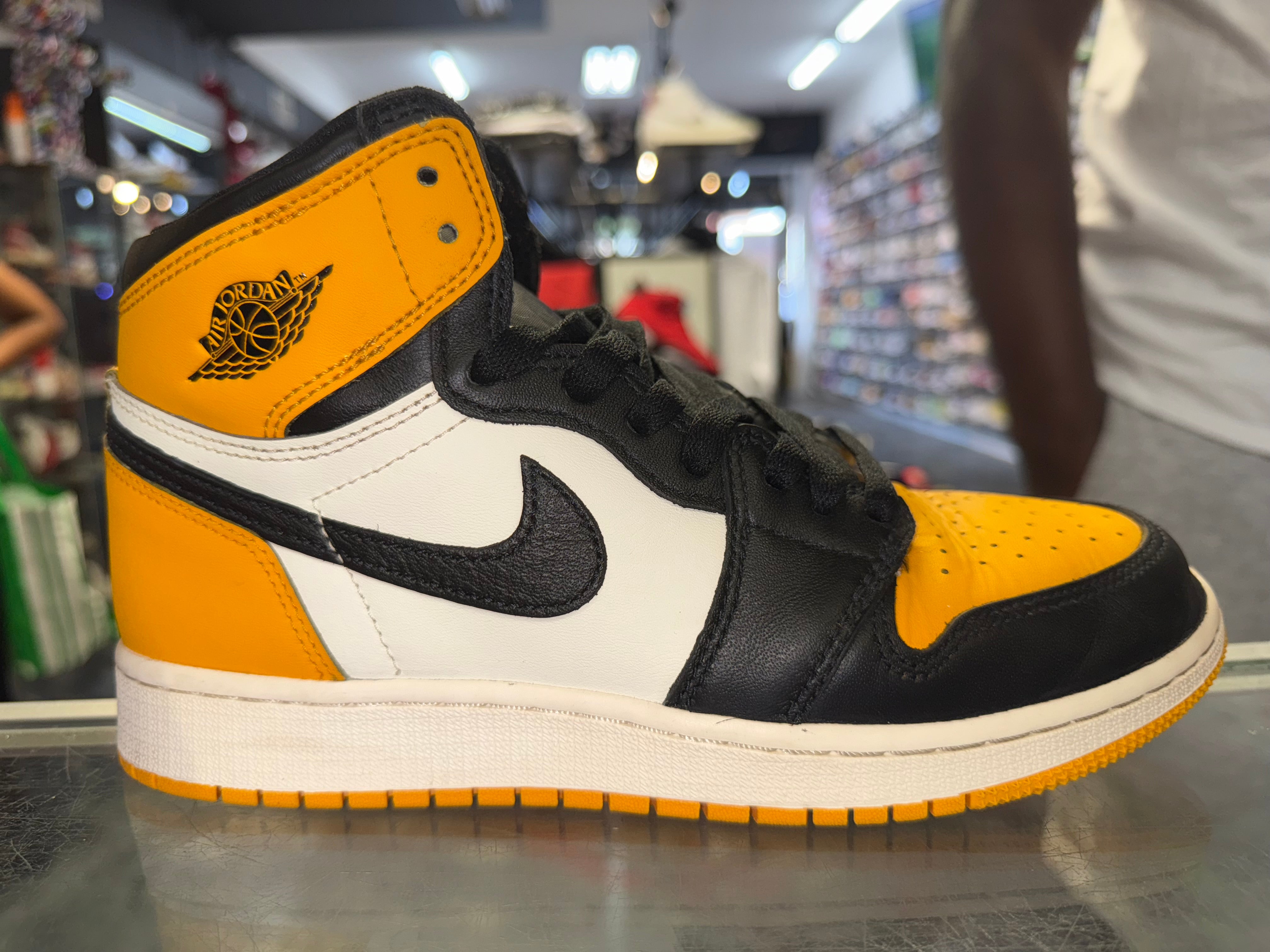 Size 6.5y Air Jordan 1 "Taxi"