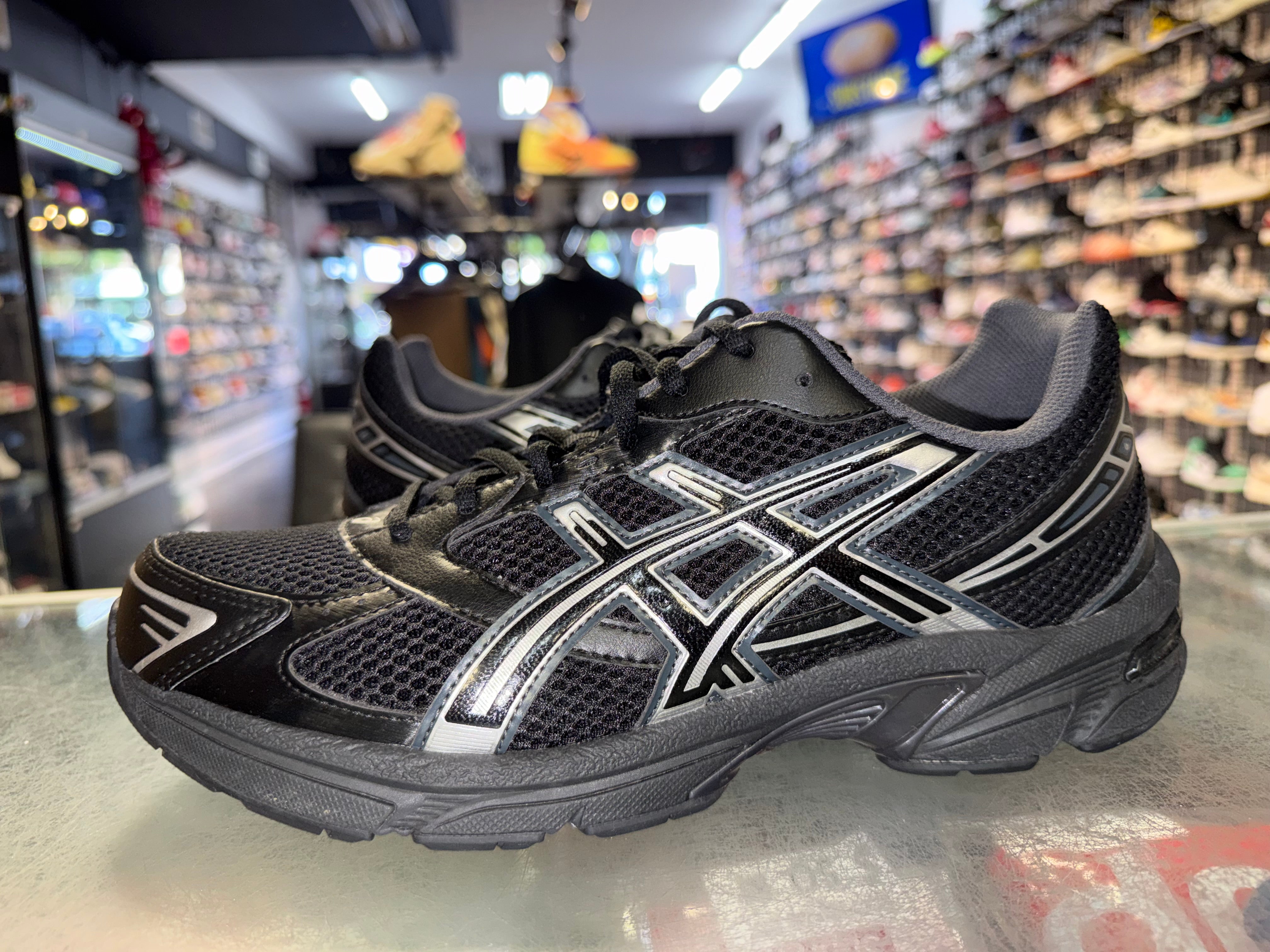 Size 10 Asics Gel-1130 