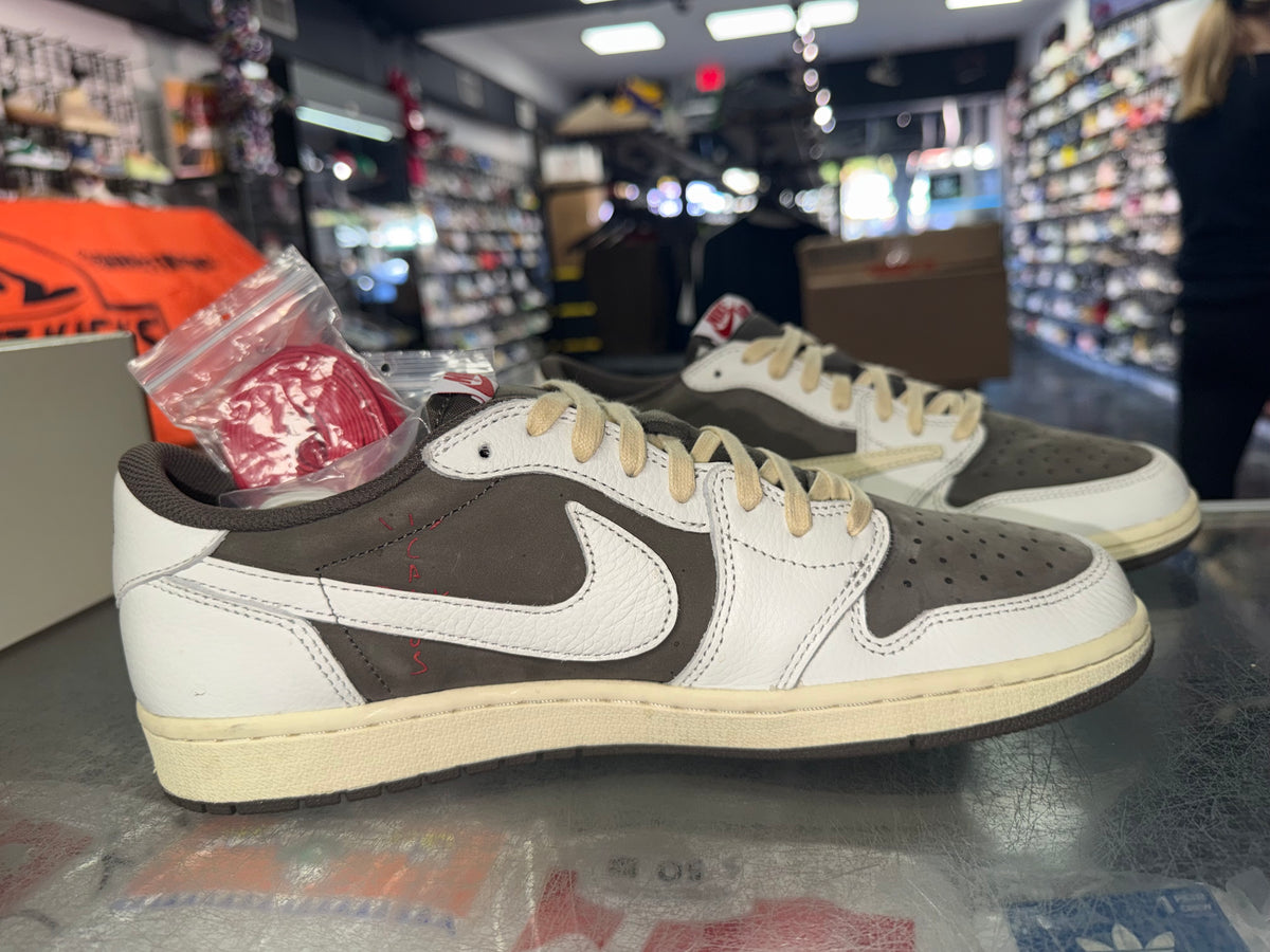 Air Jordan 1 Low Travis Scott Reverse Mocha sneaker, worn 1x, size 11 – view 3