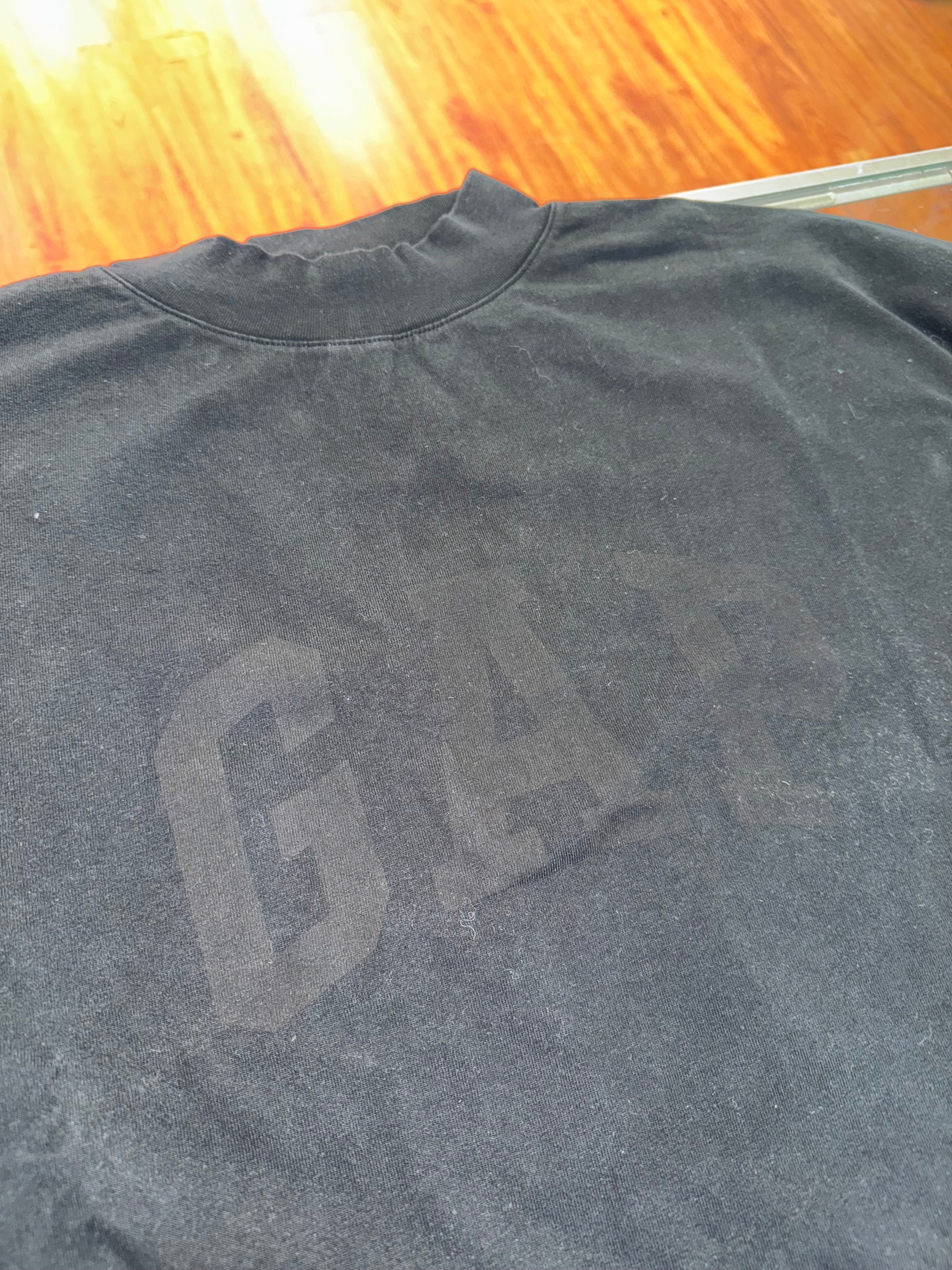 Size S (Fits L) Yzy x Gap Dove Tee “Black” Brand New