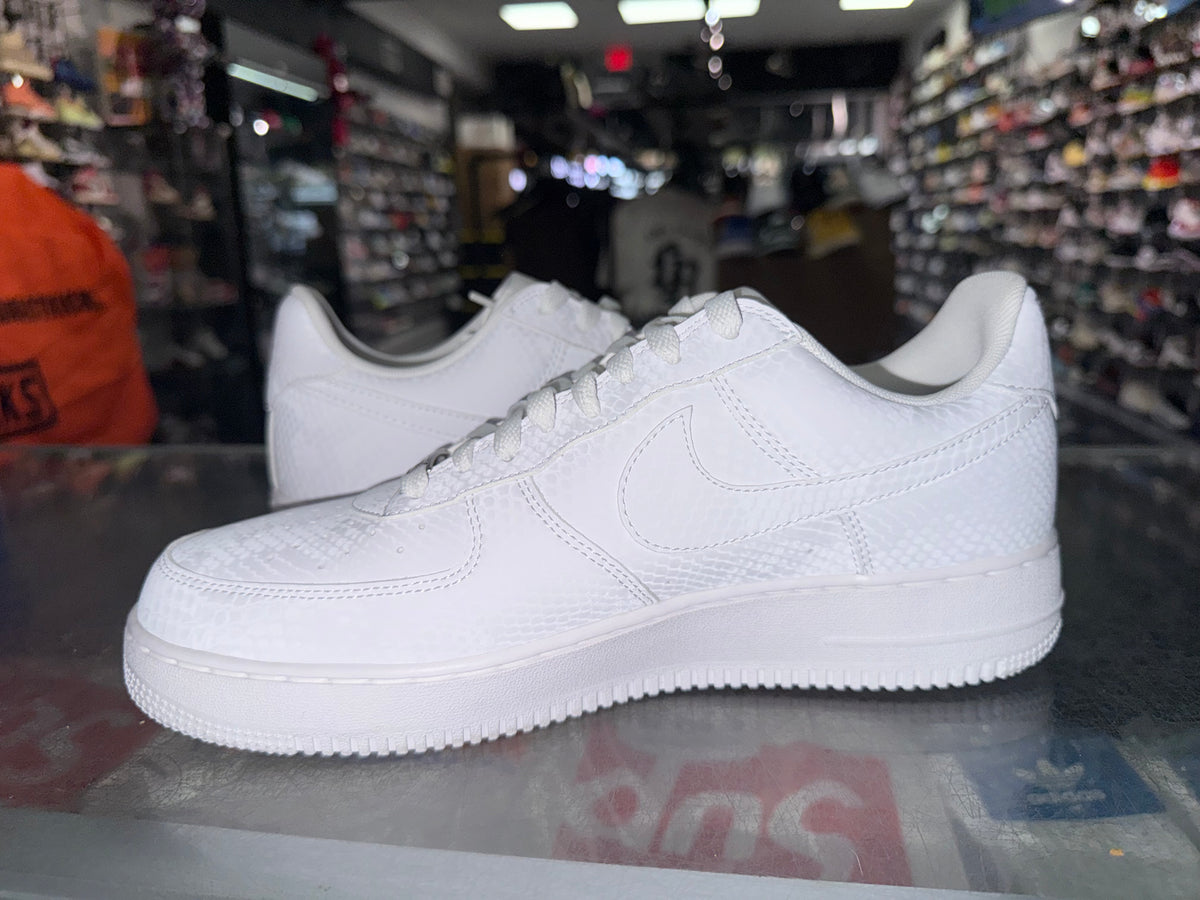 Nike Air Force 1 Kobe Bryant Forever White sneaker, pre-owned, size 10.5 – view 4