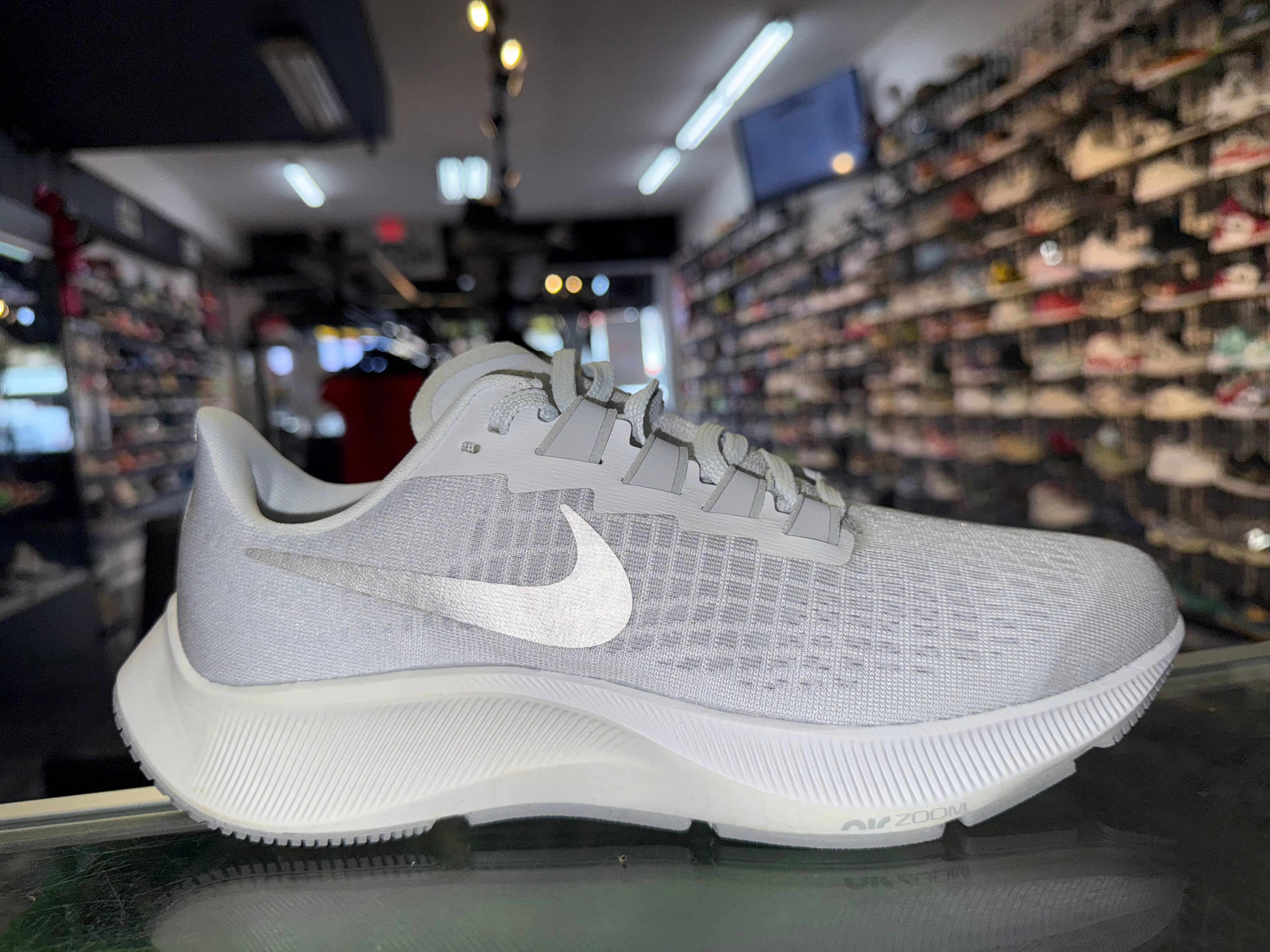 Size 7.5 (9W) Zoom Pegasus 37 “Platinum Grey” Brand New