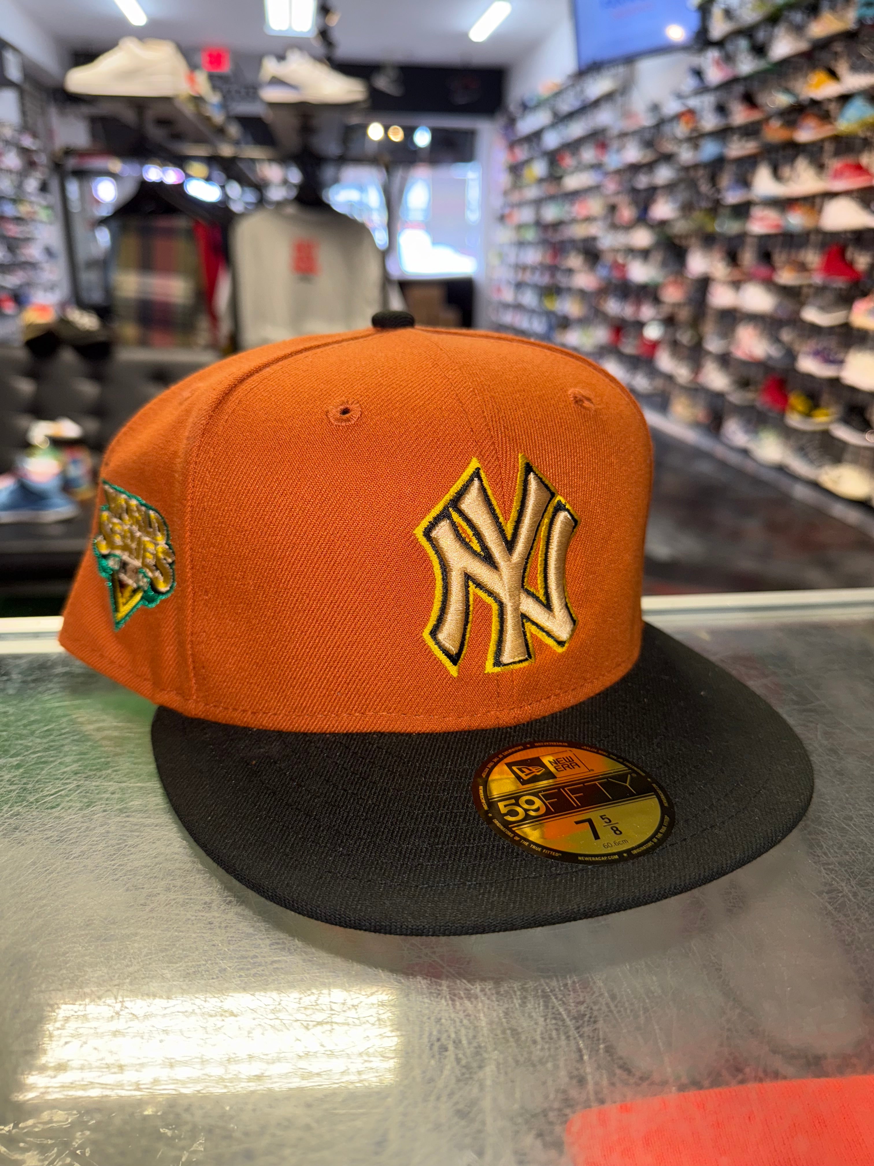 Size 7 5/8 NY Yankees Fitted Hat