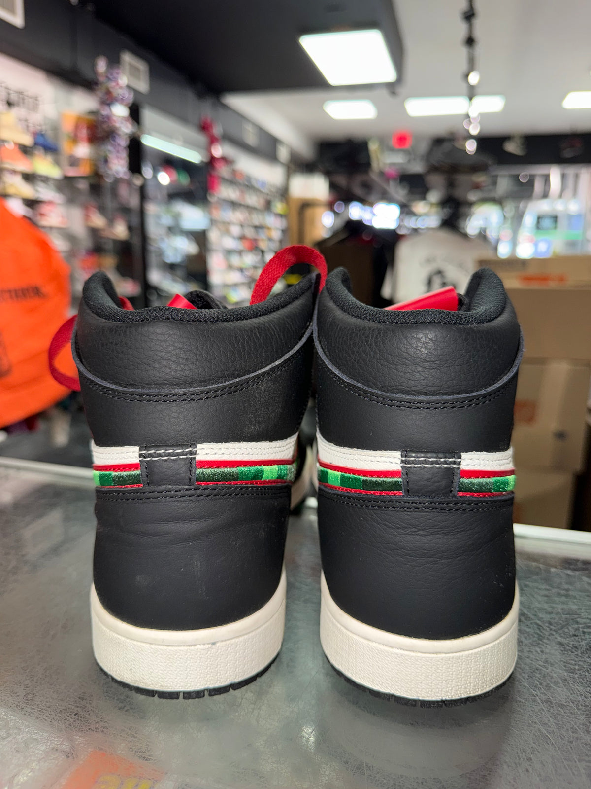 Air Jordan 1 Sports Illustrated sneaker, pre-owned, size 11 – view 6