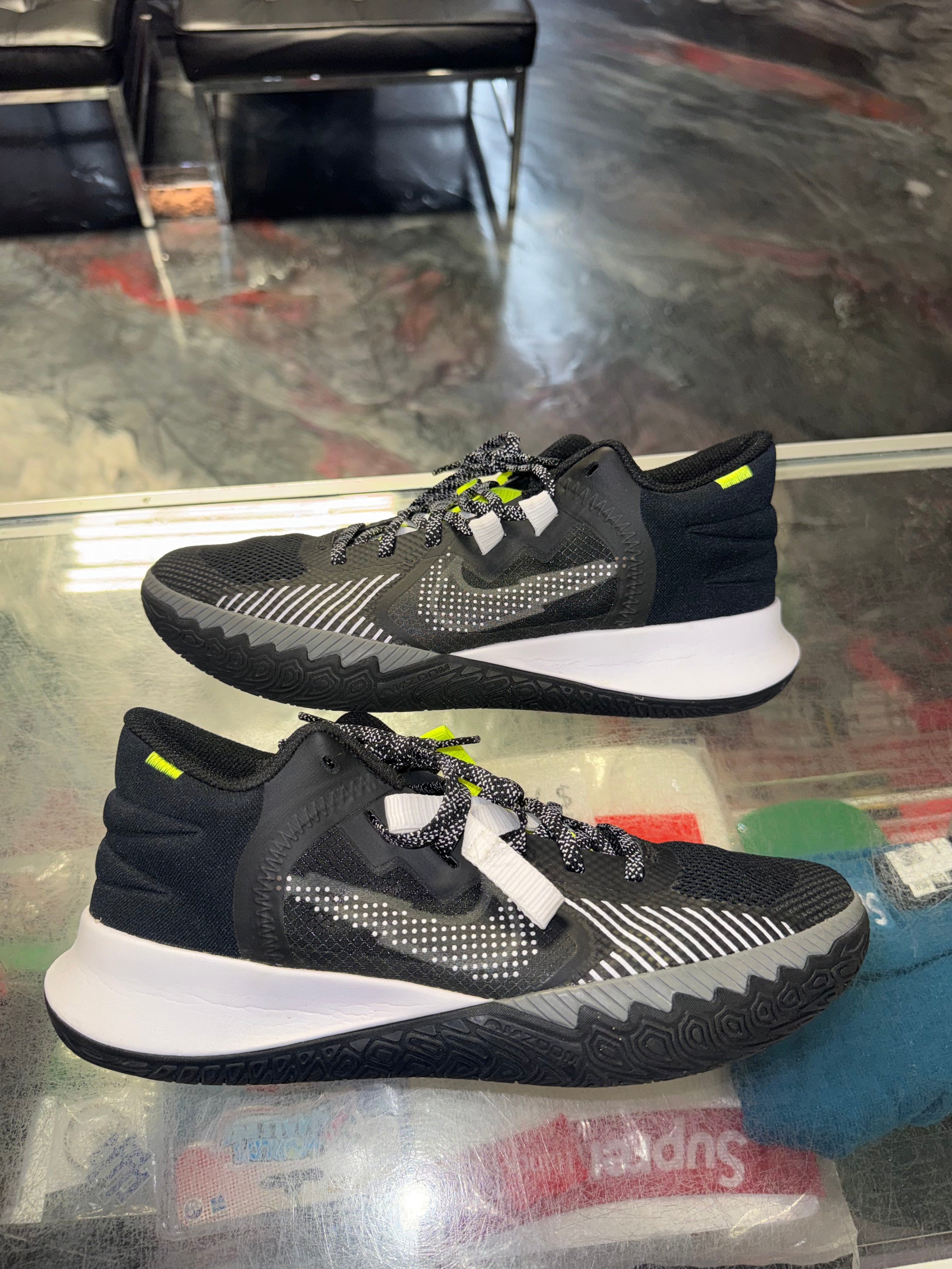 Size 10 Kyrie Flytrap V "Black Cool Grey"