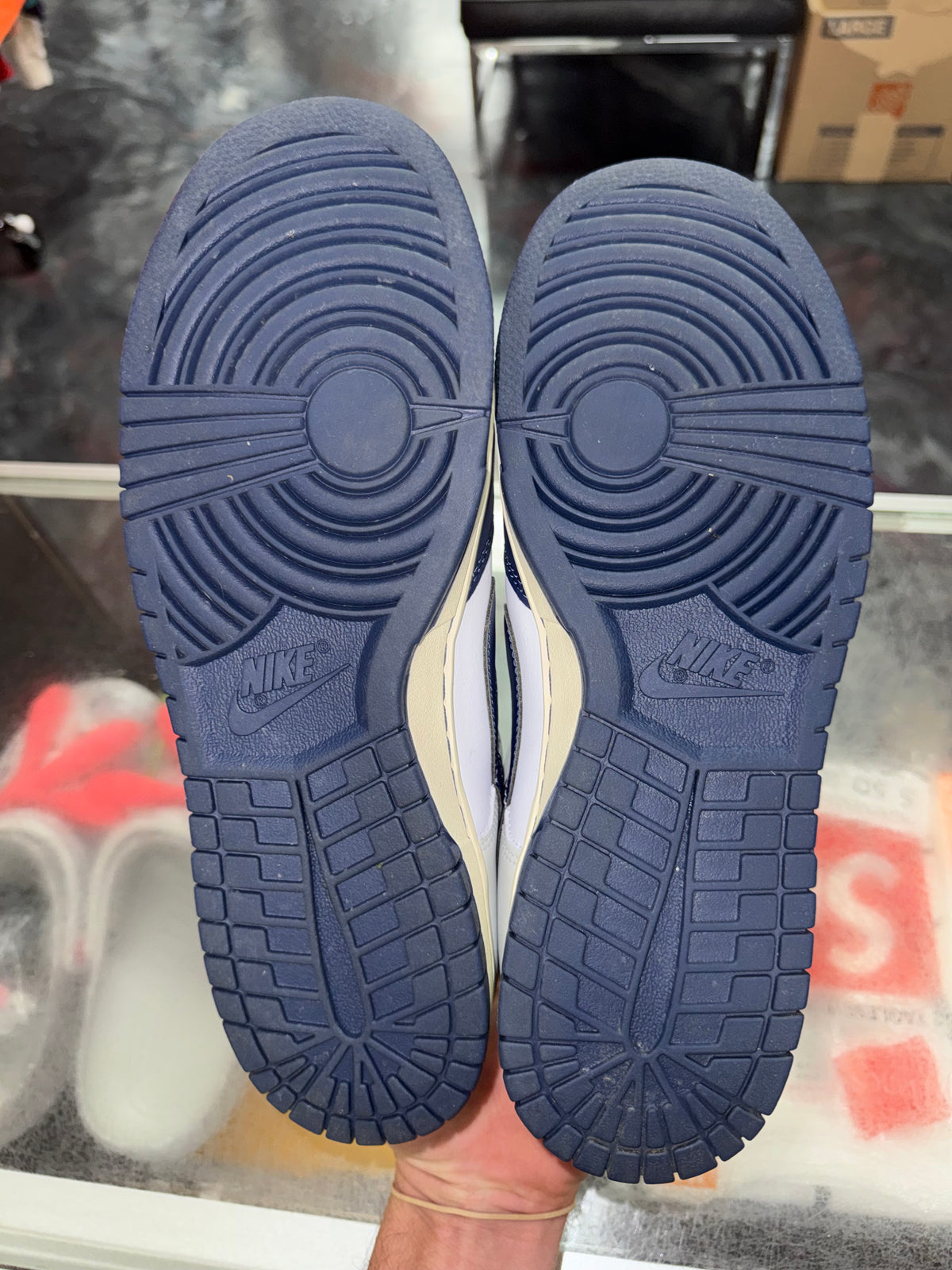 Nike Dunk Low New York Yankees sneaker, pre-owned, size 10.5 – view 7