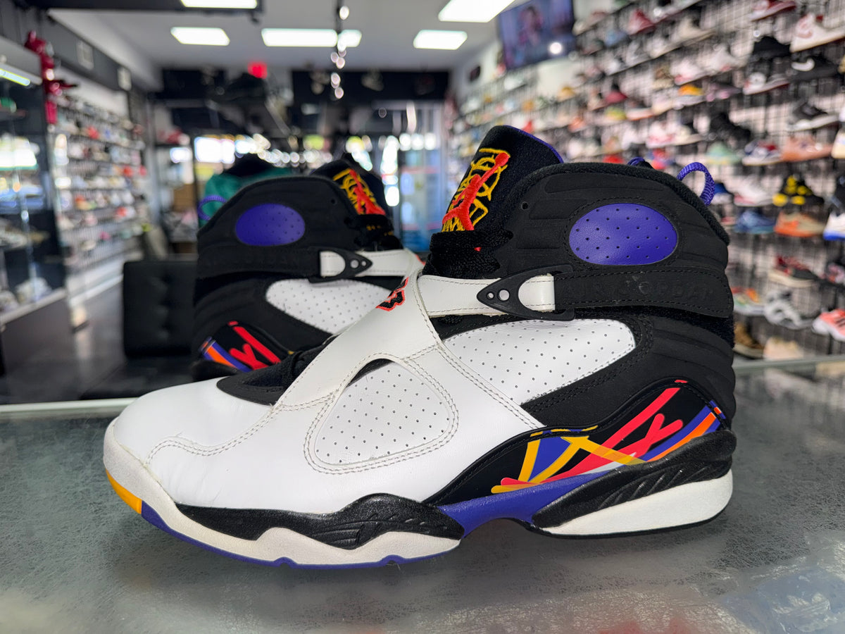 Air Jordan 8 3-Peat sneaker, pre-owned, size 10.5 – view 2