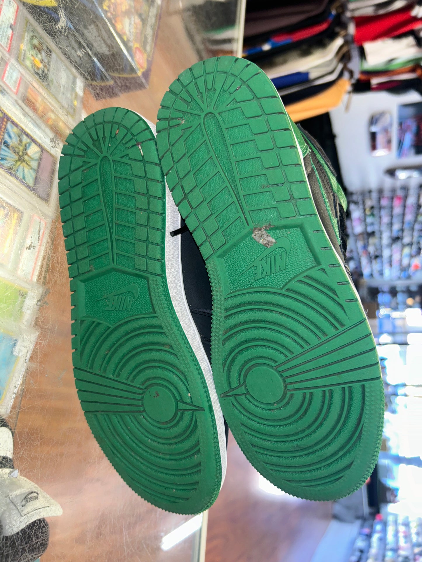 Size 4.5y Air Jordan 1 “Pine Green 2.0” (MAMO)