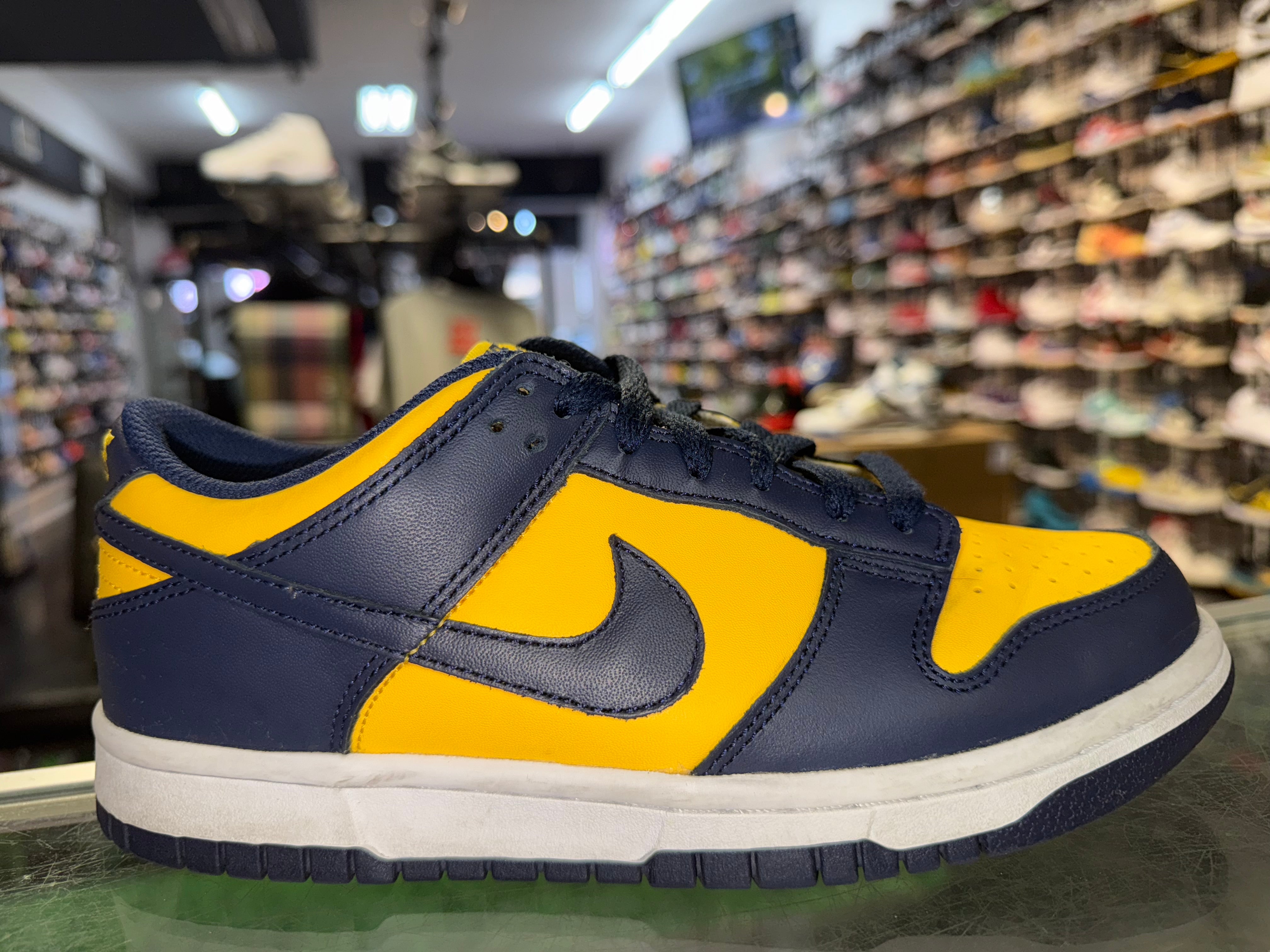 Size 5y Dunk Low "Michigan"
