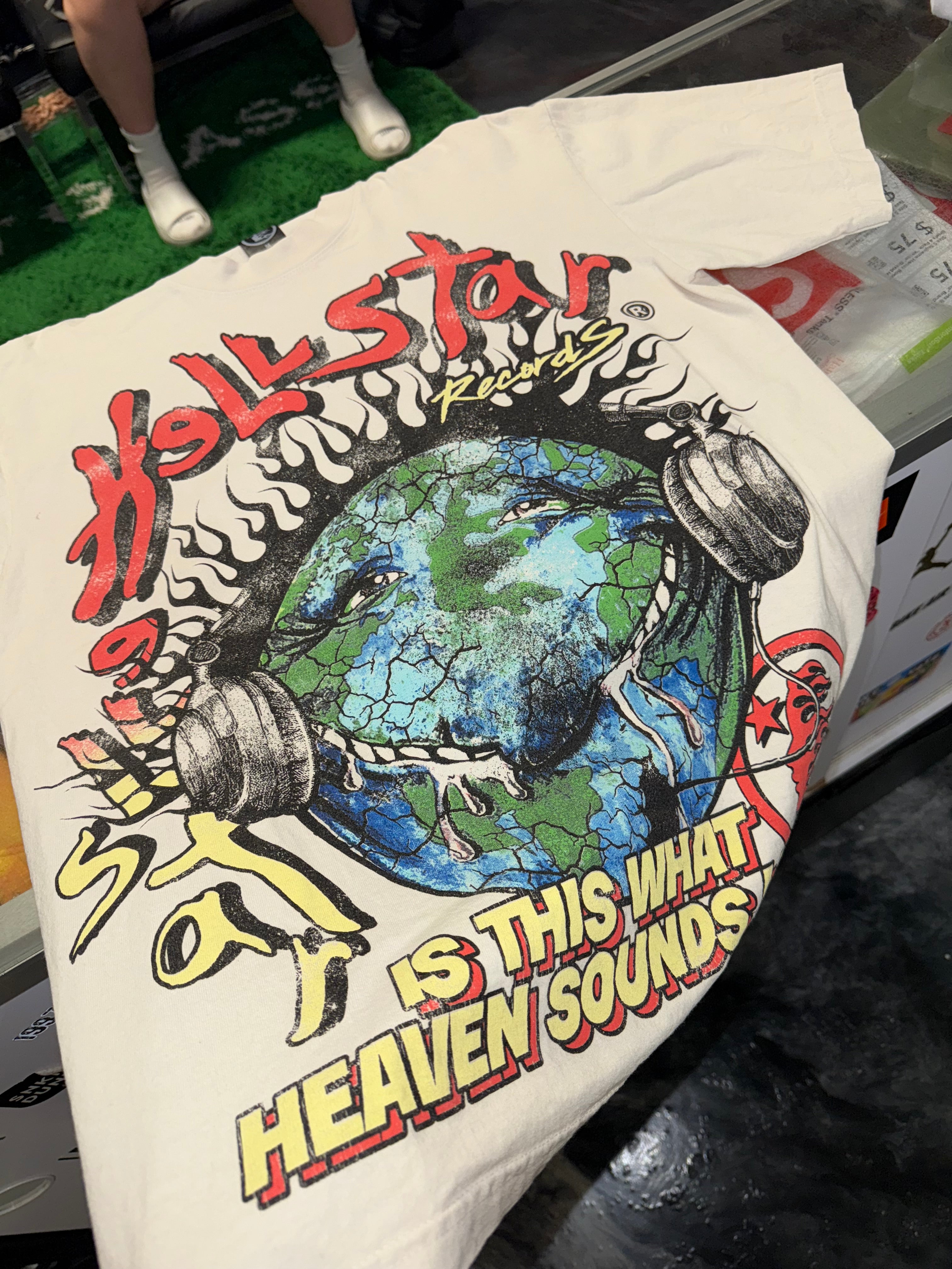 Size M Hellstar Records Cartoon Tee “World”