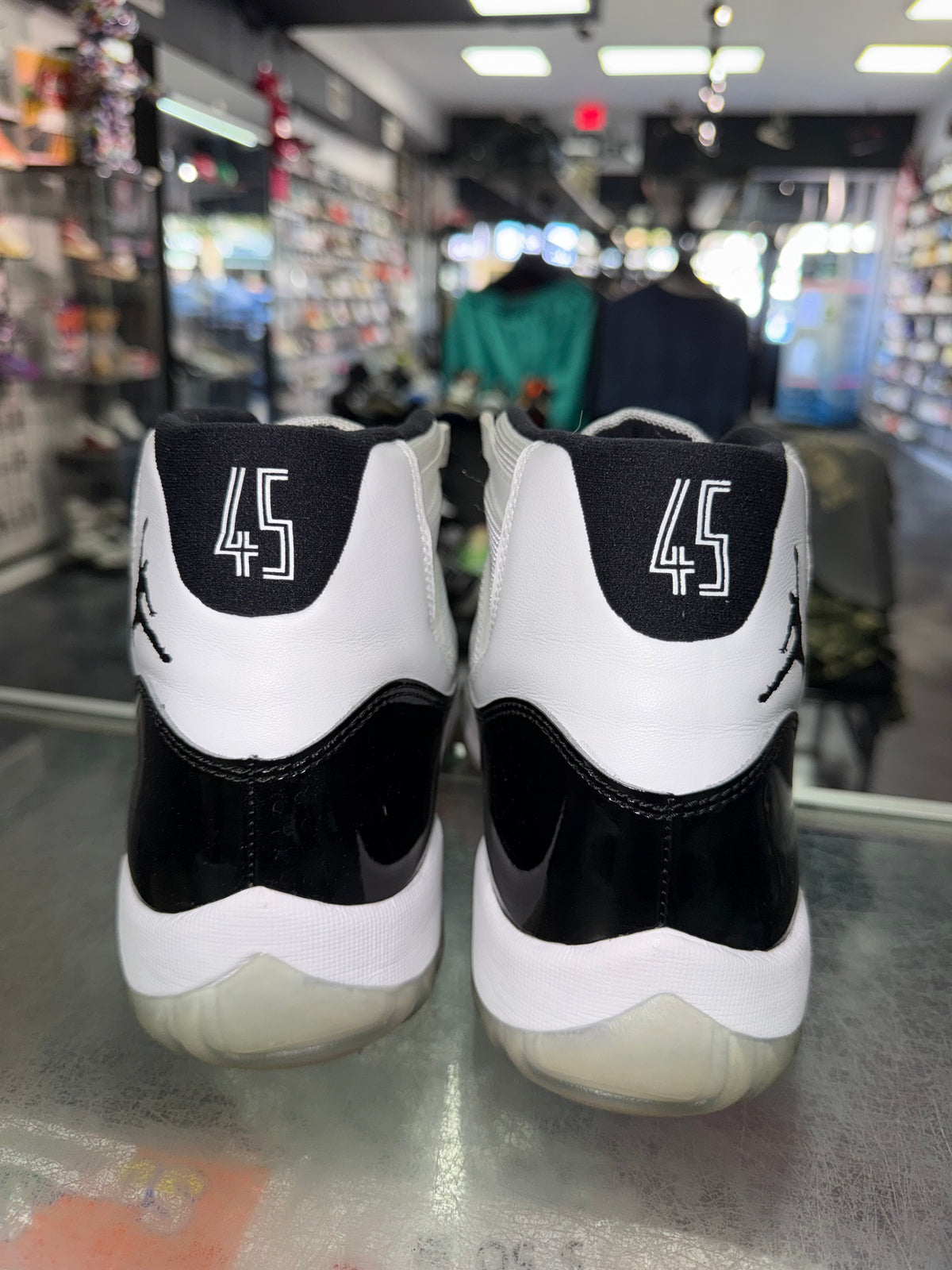 Air Jordan 11 Concord sneaker, pre-owned, size 12 – view 6