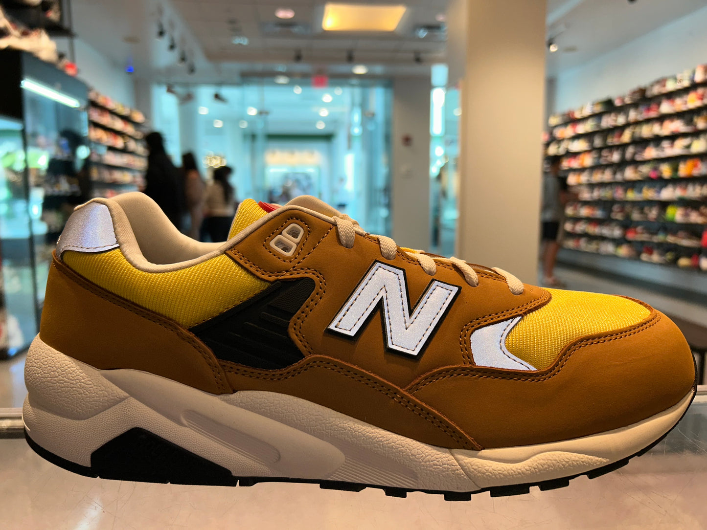 Size 13 New Balance 580 “Brown Yellow” Brand New (Mall)