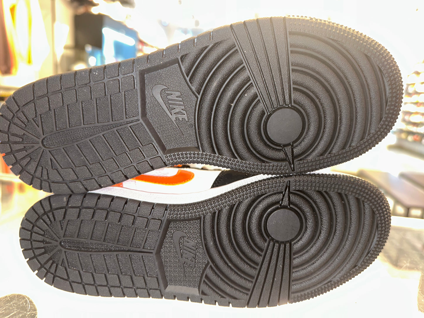 Size 4.5Y Air Jordan 1 Mid “Shattered Backboard” Brand New (Mall)
