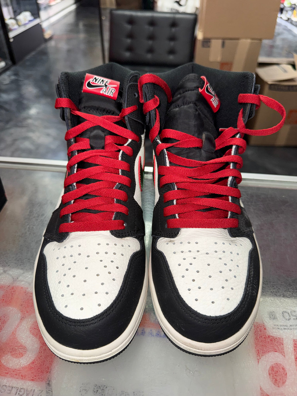 Air Jordan 1 Sports Illustrated sneaker, pre-owned, size 11 – view 5