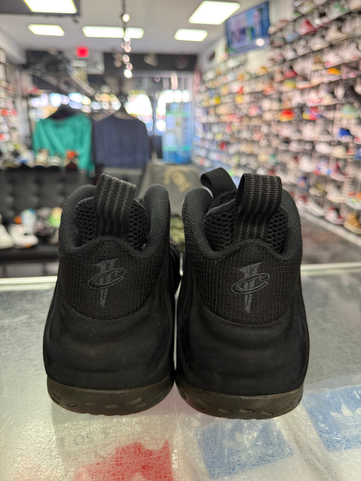 Nike Foamposite One Triple Black Suede sneaker, pre-owned, size 11 – view 6