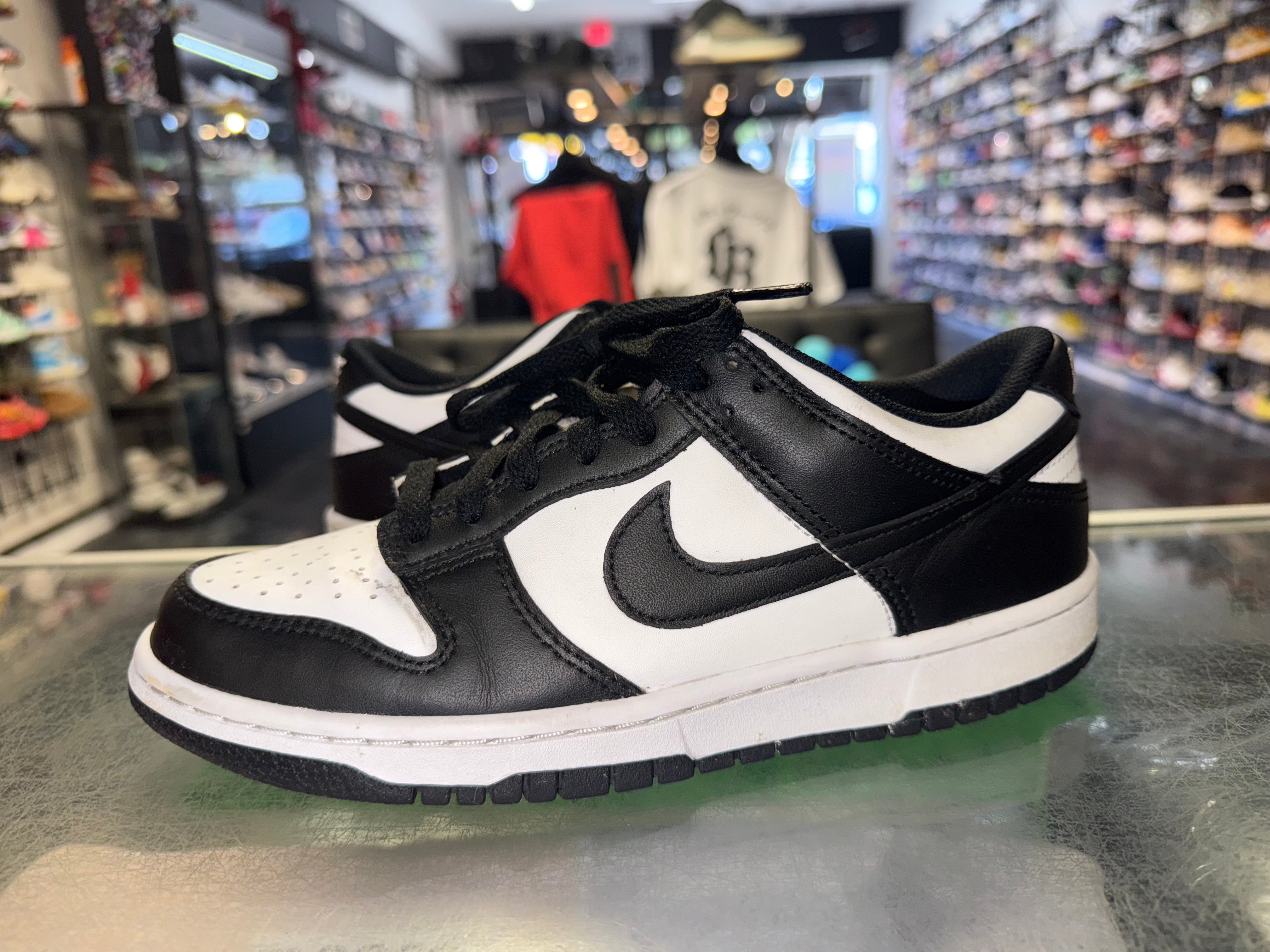 Size 6y Dunk Low “Panda”