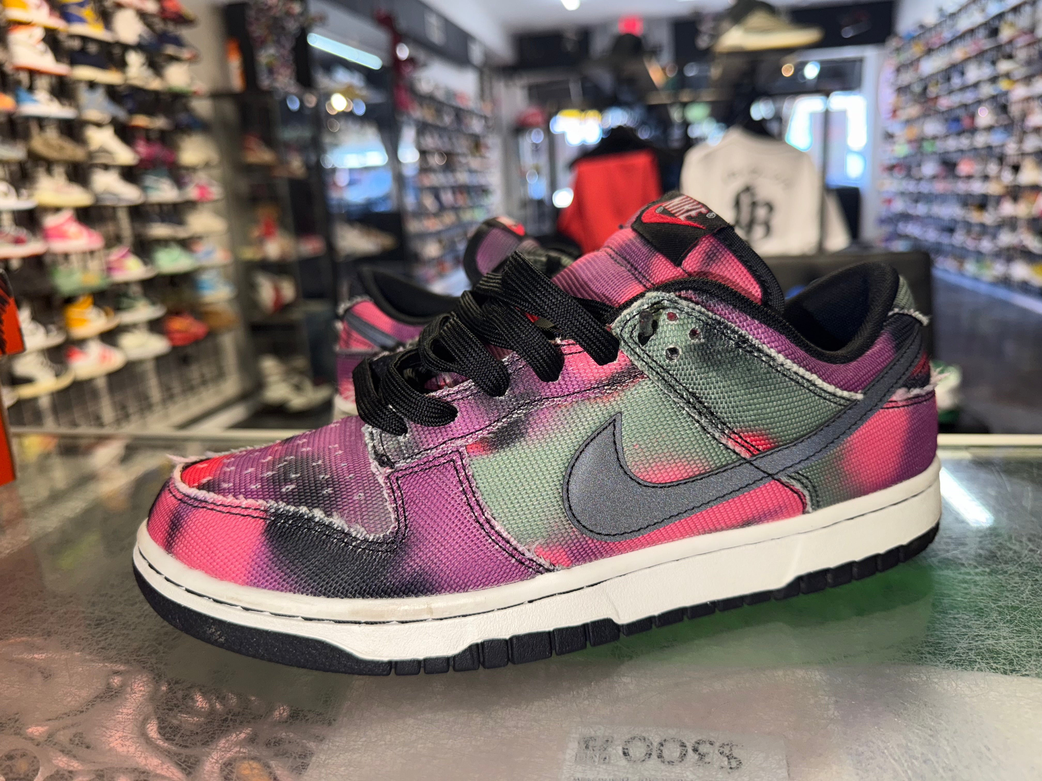 Size 9 Dunk Low “Graffiti”