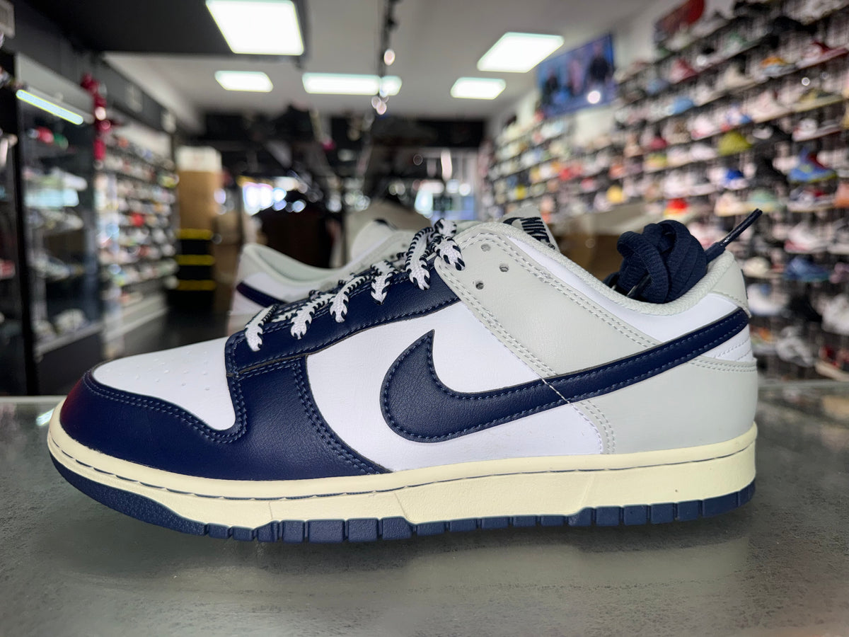 Nike Dunk Low New York Yankees sneaker, pre-owned, size 10.5 – view 2