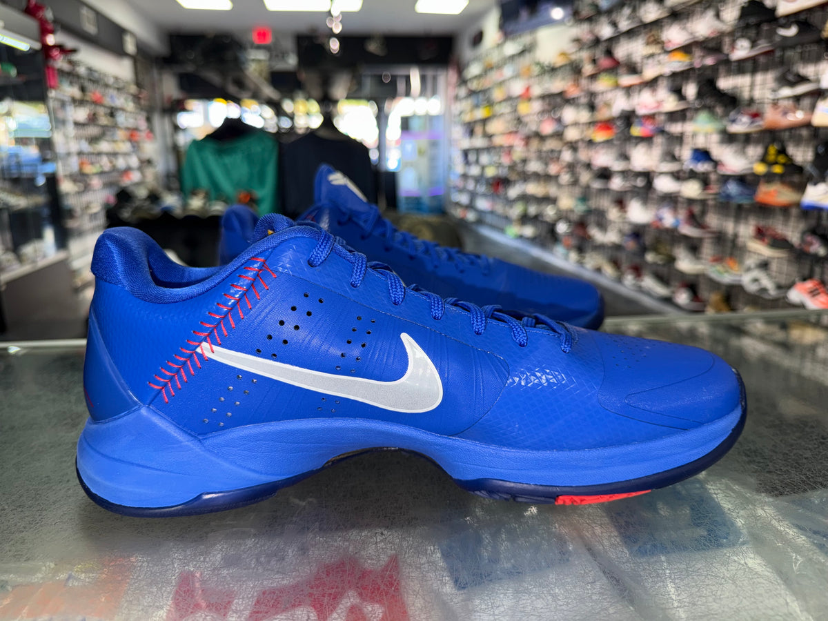 Nike Kobe 5 Protro Dodgers sneaker, pre-owned, size 10 – view 3