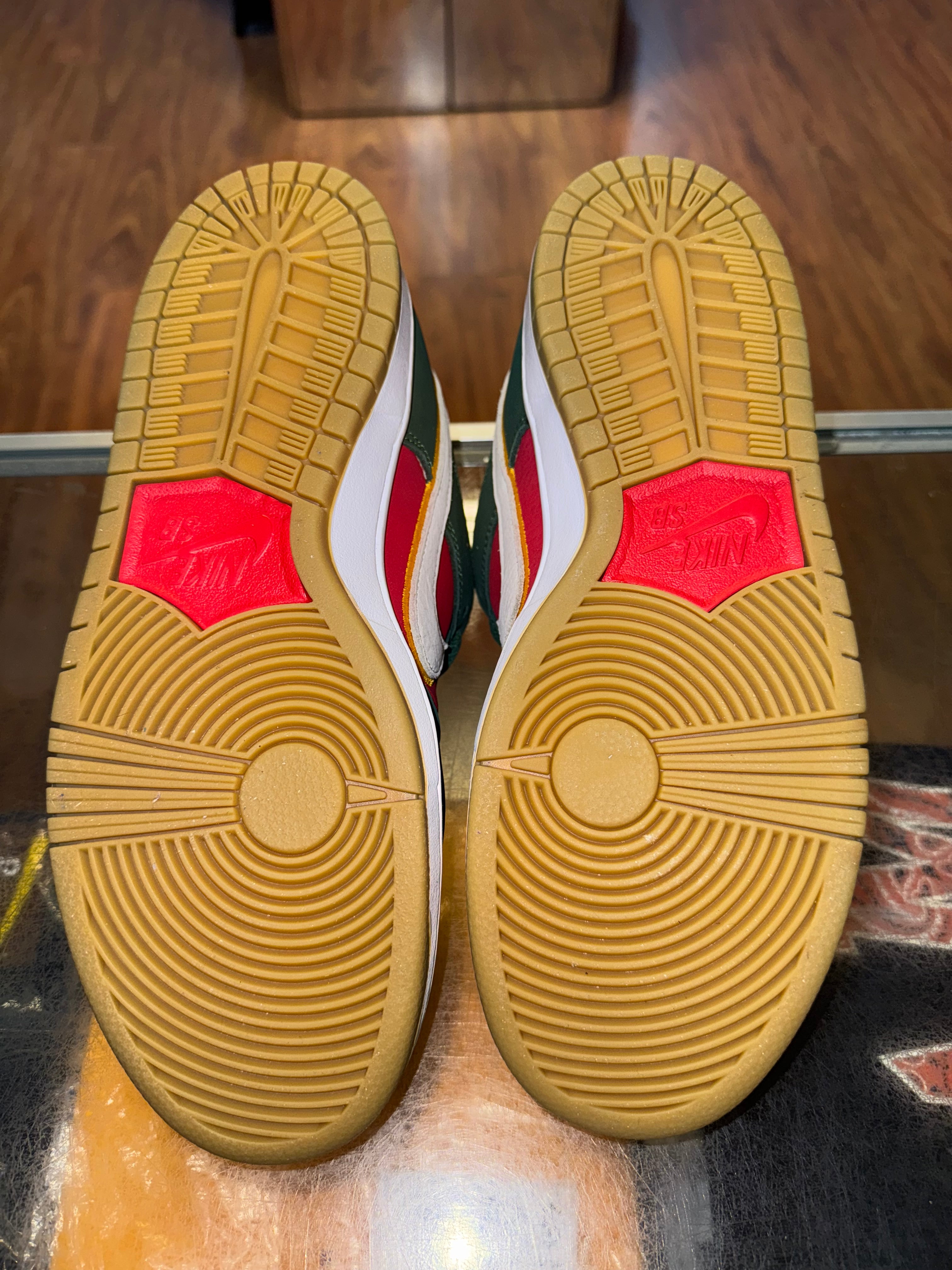 Size 9 Dunk Low SB "Seattle Supersonics" Brand New