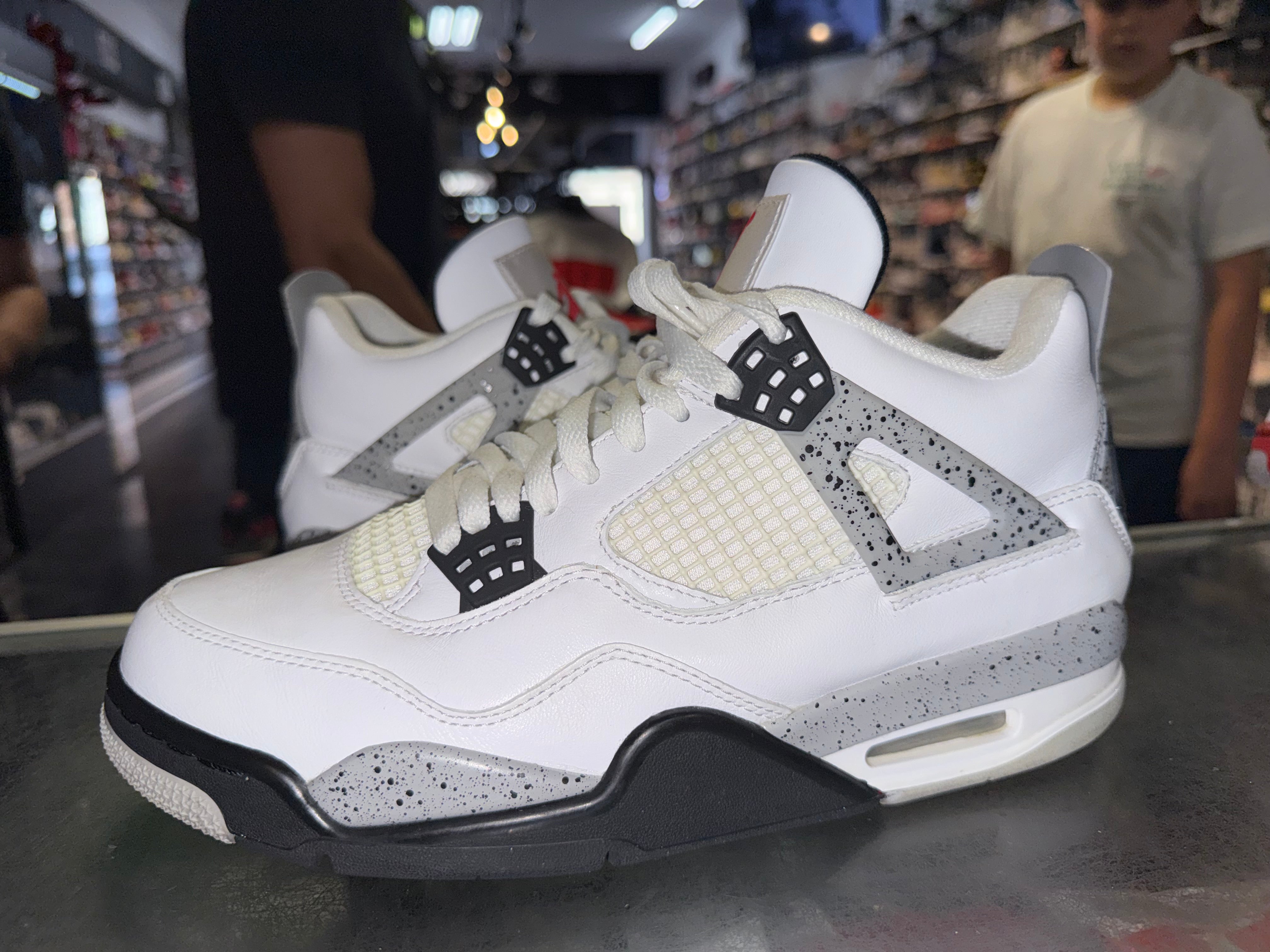 Size 9.5 Air Jordan 4 "White Cement" 2016