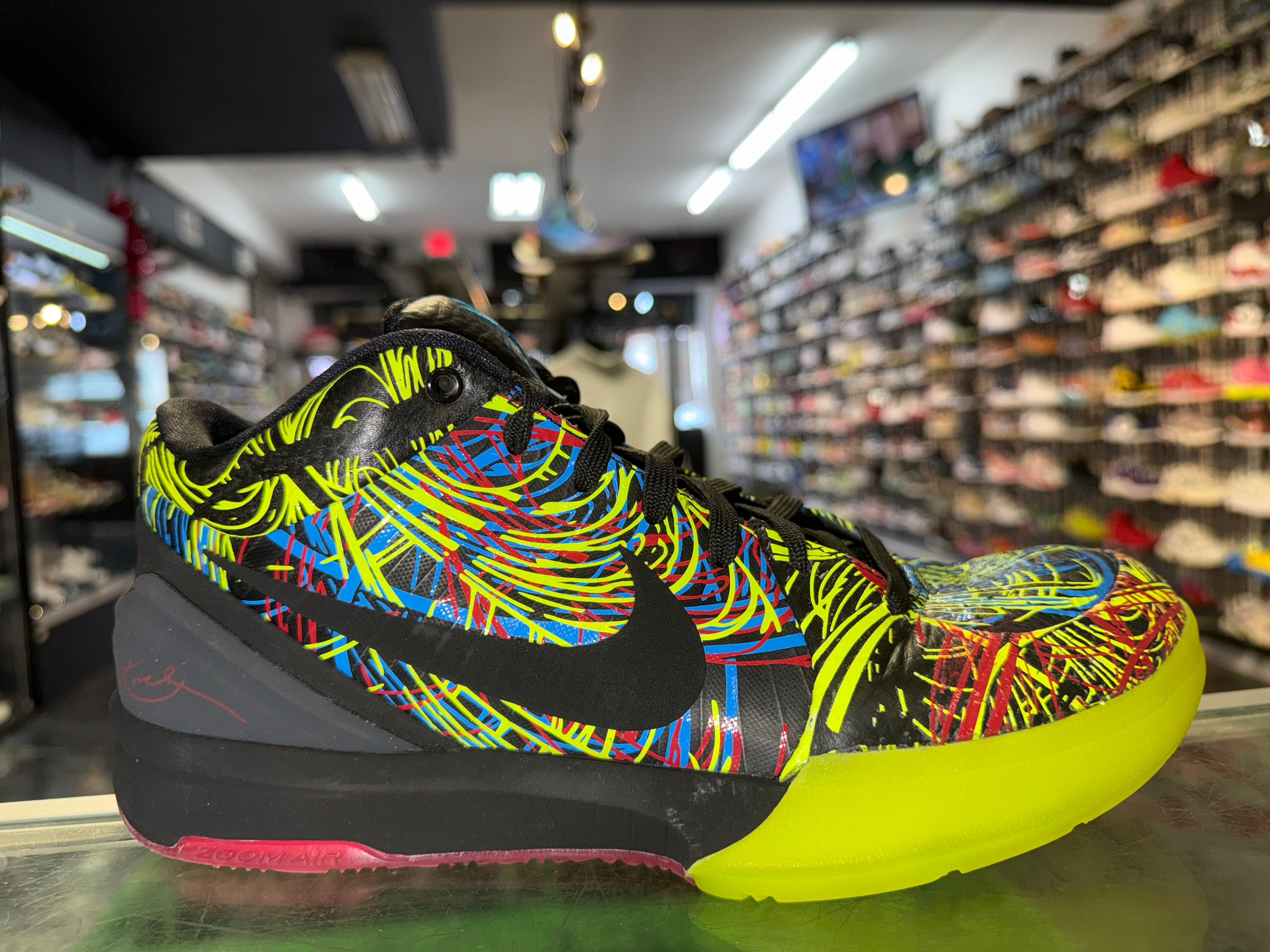 Size 7.5 Kobe 4 Protro “Wizenard”