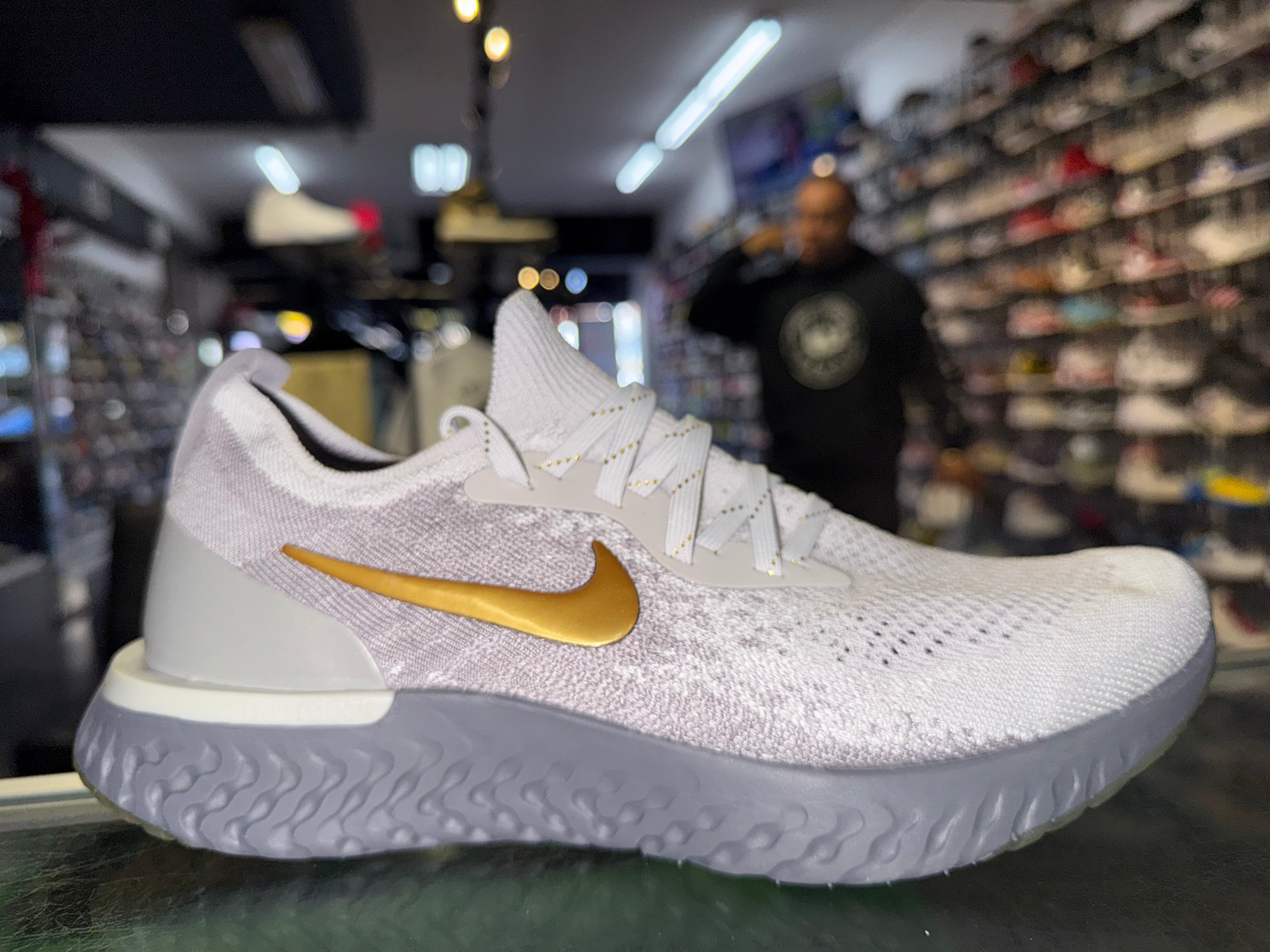 Size 7.5 (9W) Nike Epic React "Vast Grey Metallic Gold" Brand New