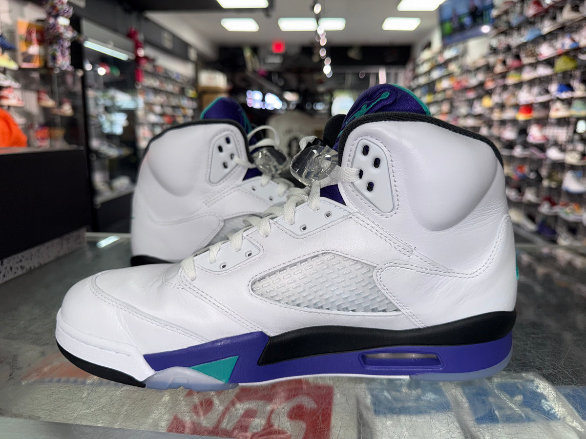 Air Jordan 5 White Grape sneaker, pre-owned, size 10.5 – view 4
