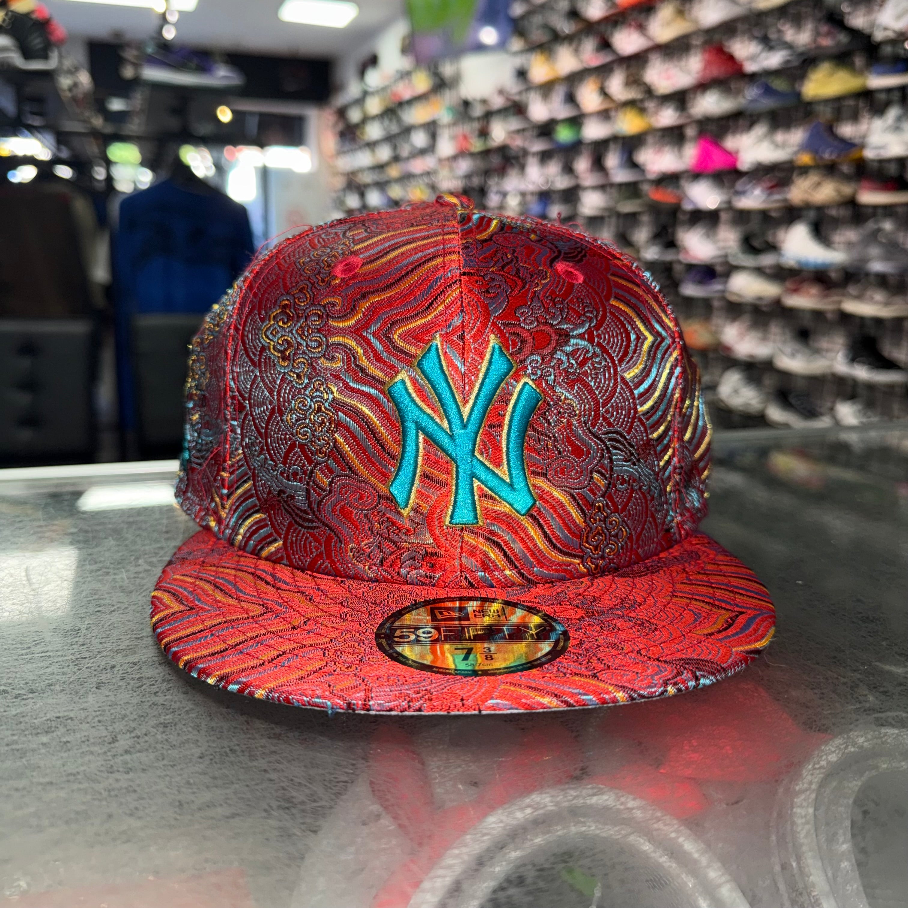 Size 7 3/8 New Era Fitted Hat “Yankees New Year” Brand New