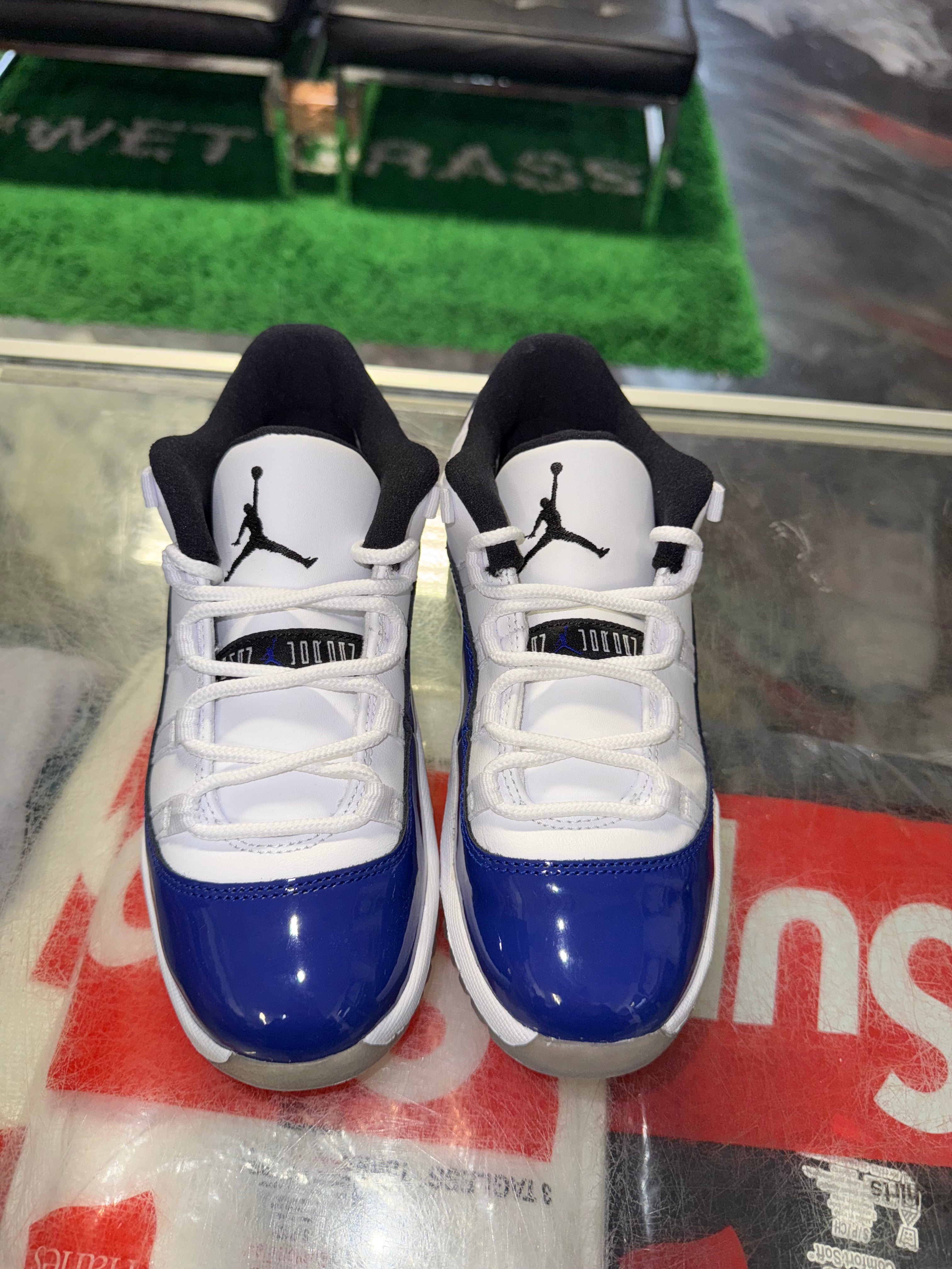 Size 2.5y Air Jordan 11 Low "White Concord" (PS) Brand New