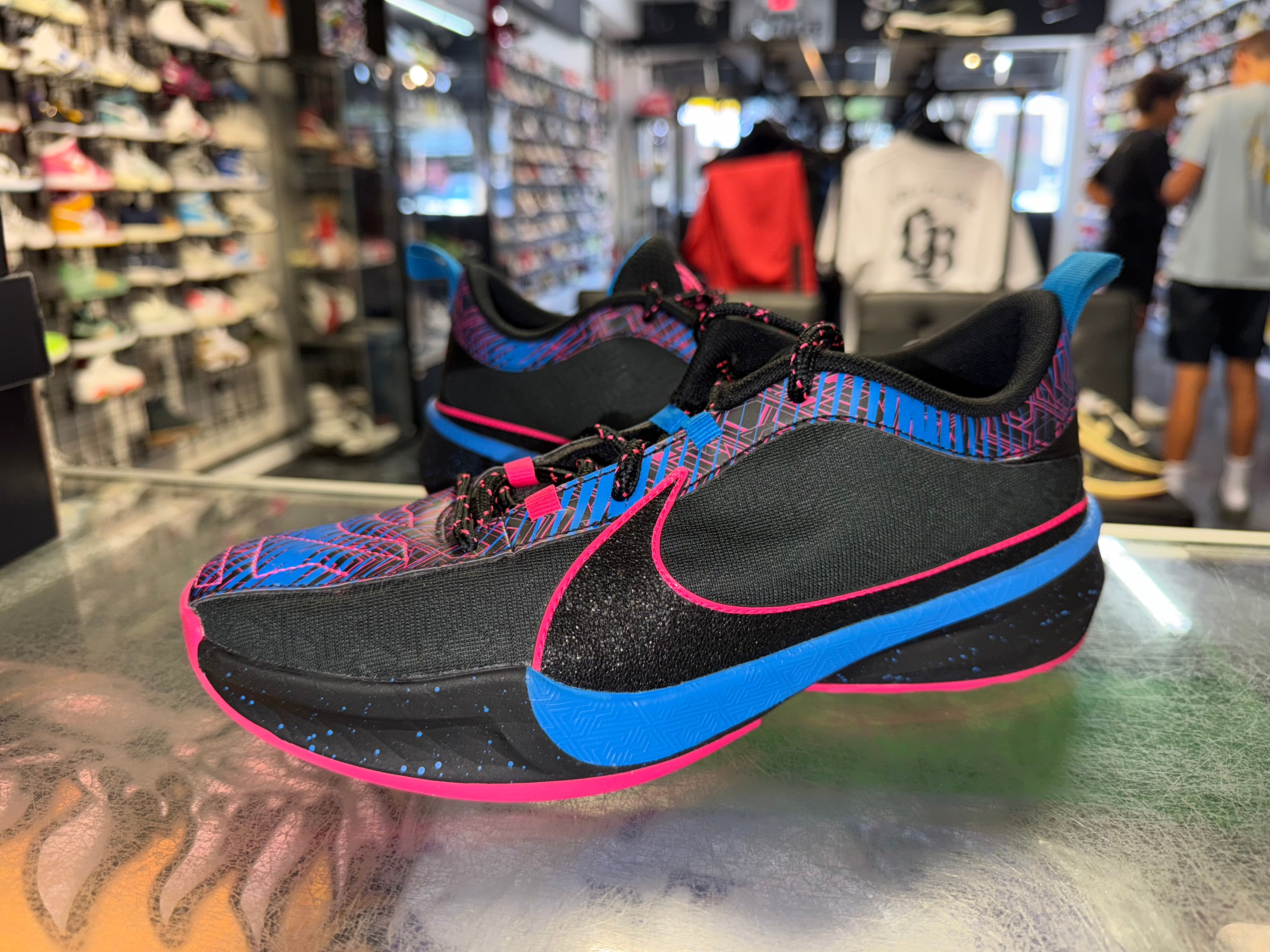 Size 6.5y Zoom Freak 5 "Emerging Powers"