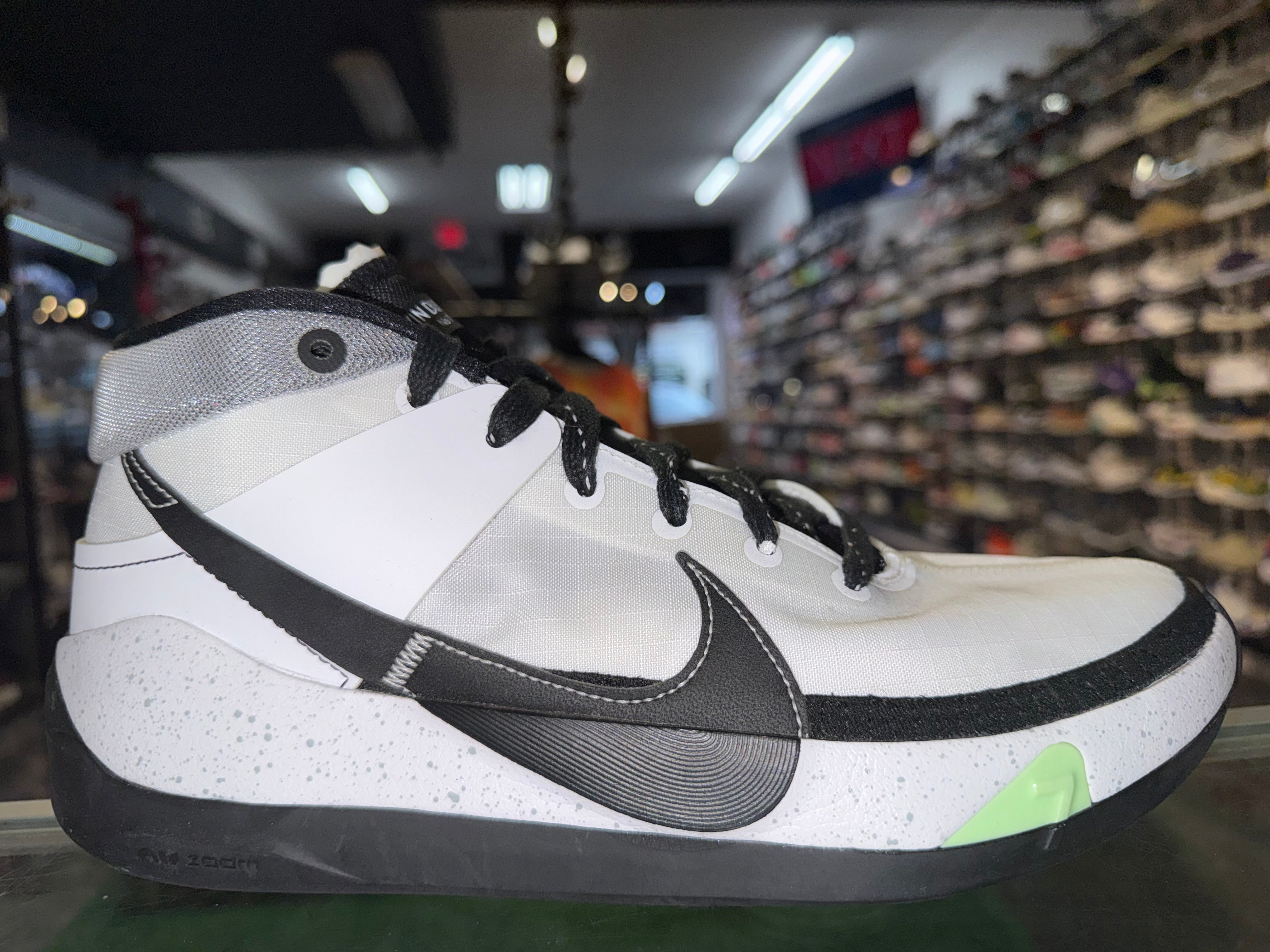 Size 9 KD 13 "White Black"