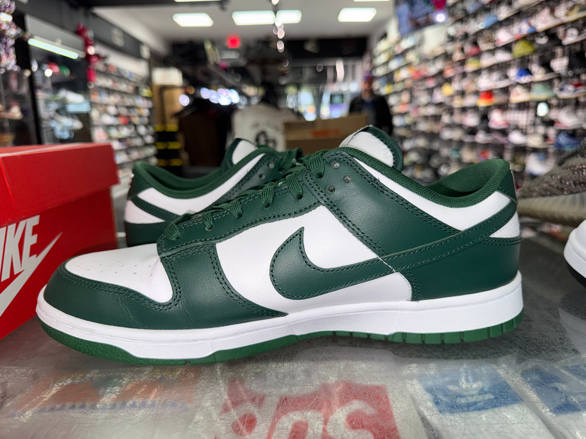 Nike Dunk Low Michigan State sneaker, pre-owned, size 10.5 – view 4