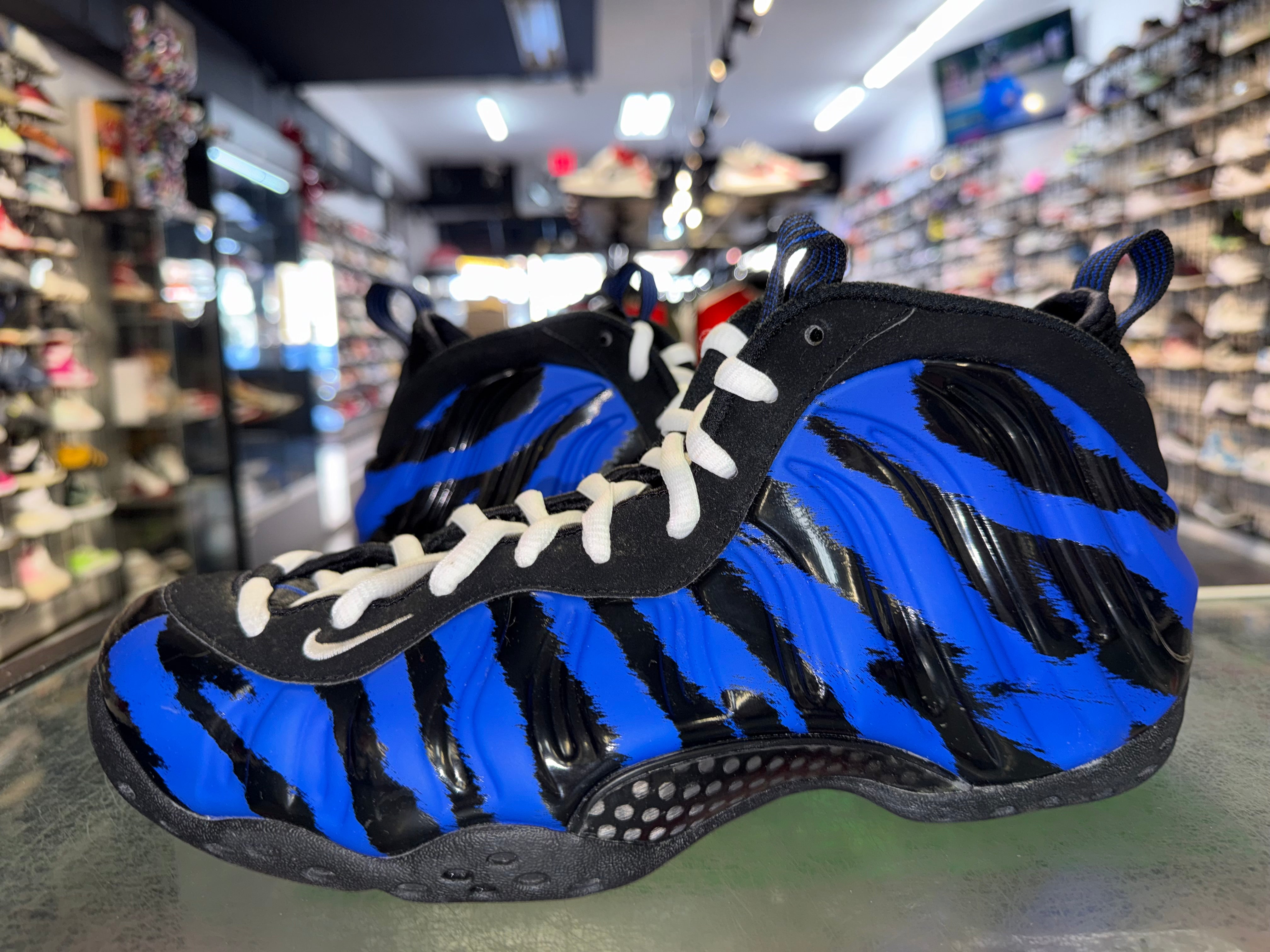 nike foamposite memphis