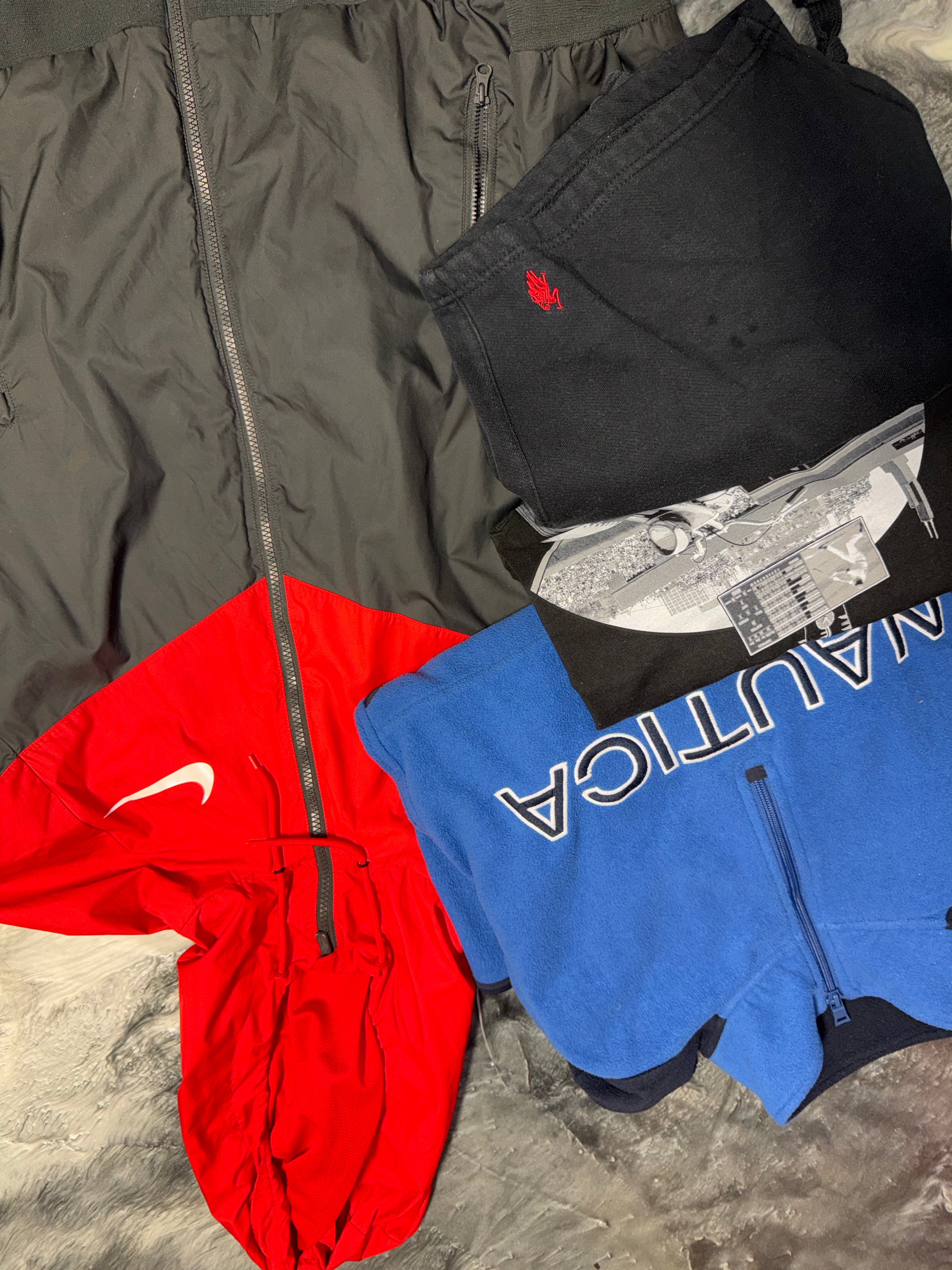 Size M/L 4 item Clothing Bundle