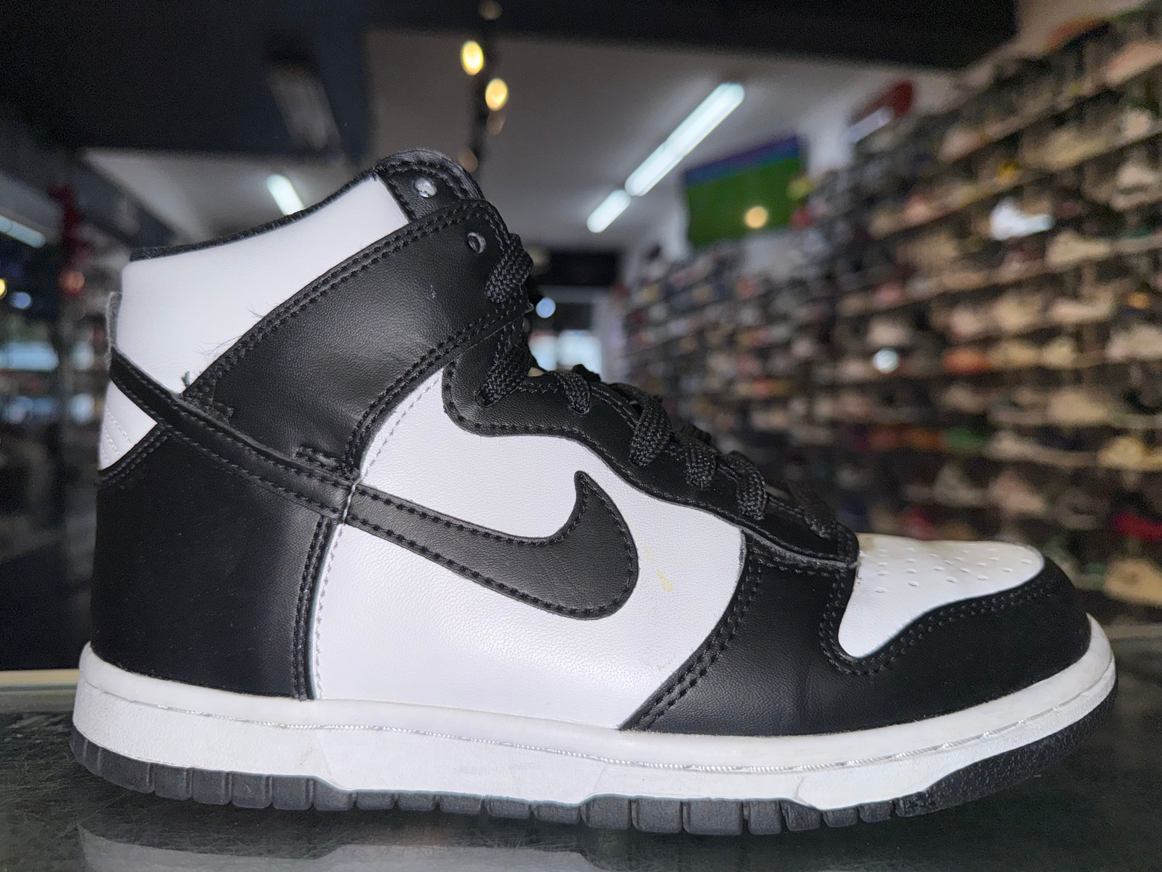 Size 4.5y Dunk High "Panda"