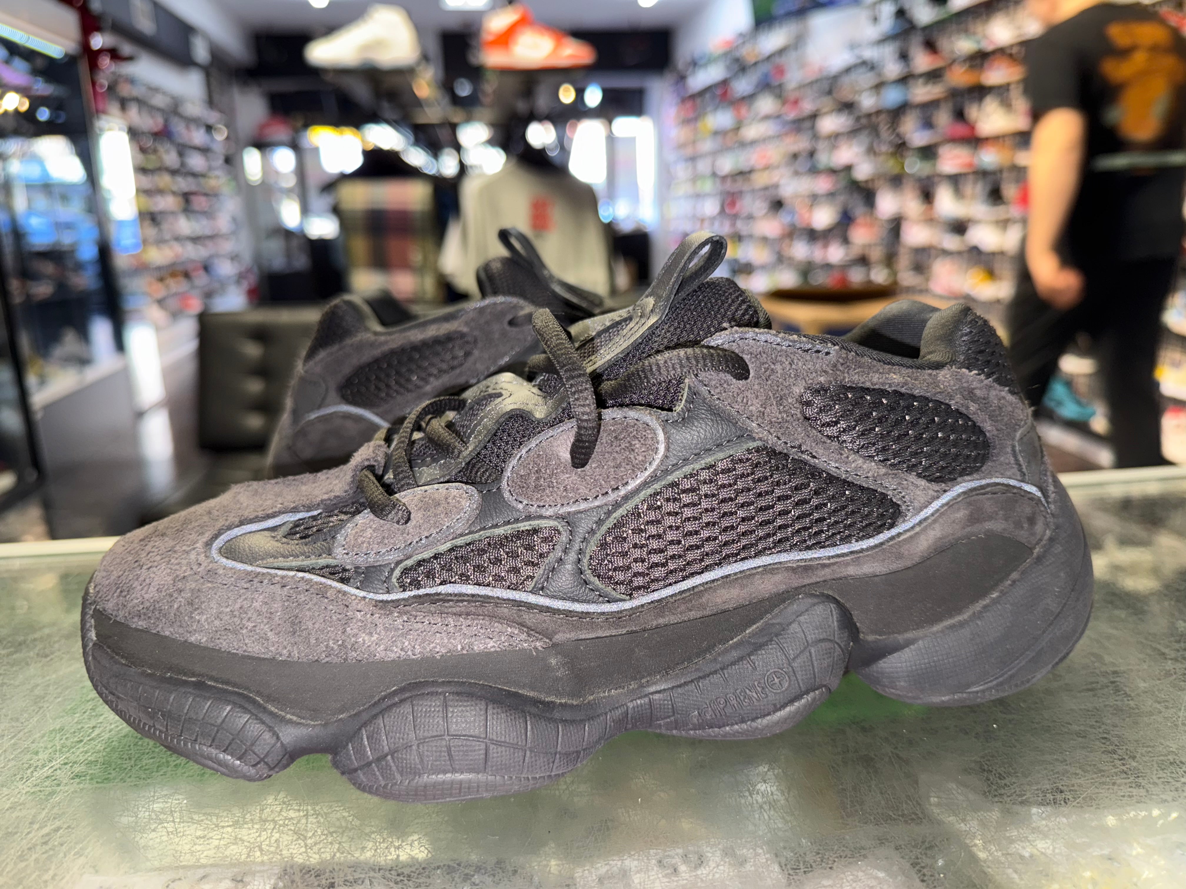 Size 7 Yeezy 500 "Utility Black"