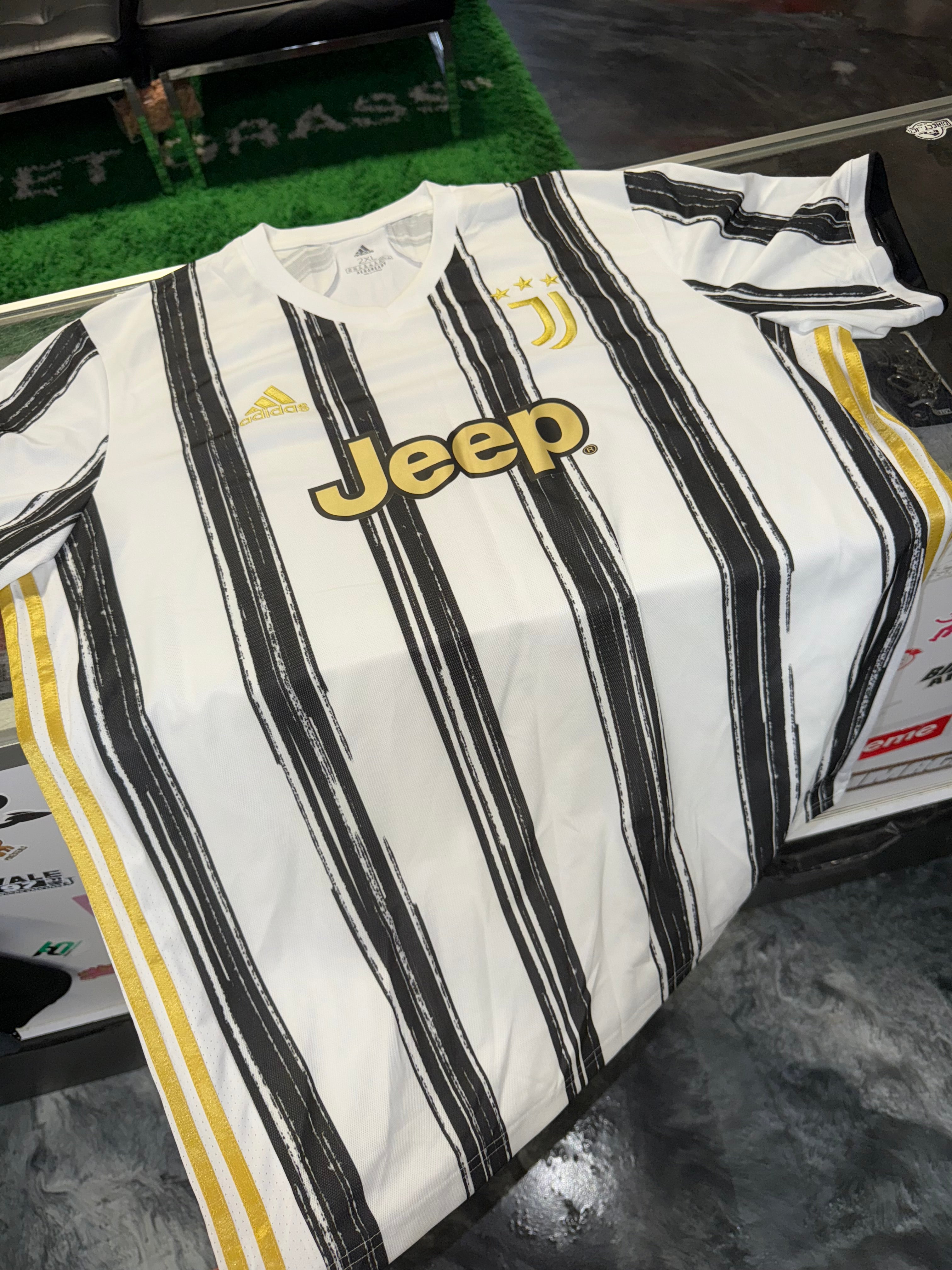 2XL Adidas Juventus Jersey