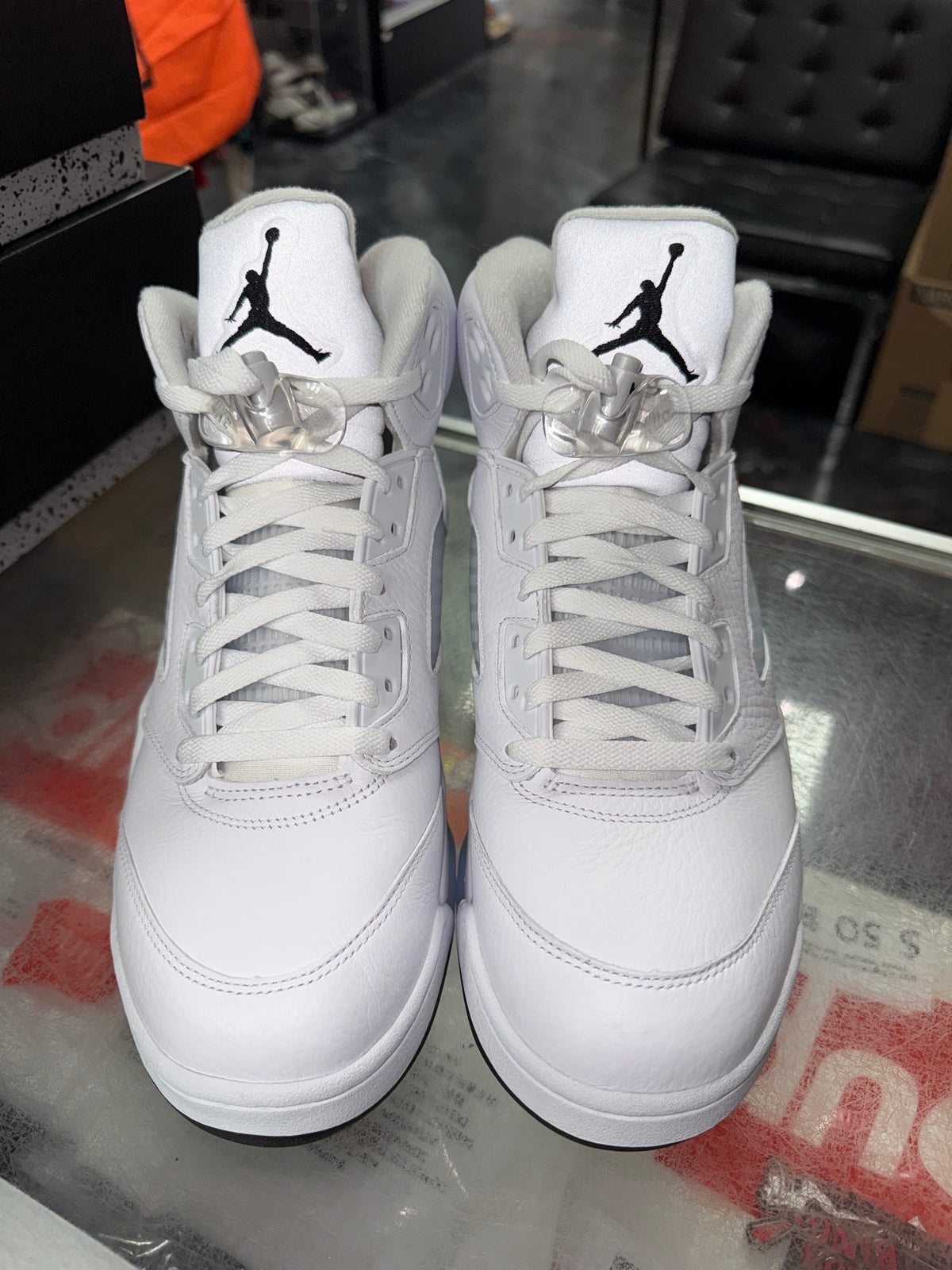 Air Jordan 5 White Metallic sneaker, pre-owned, size 10.5 – view 5