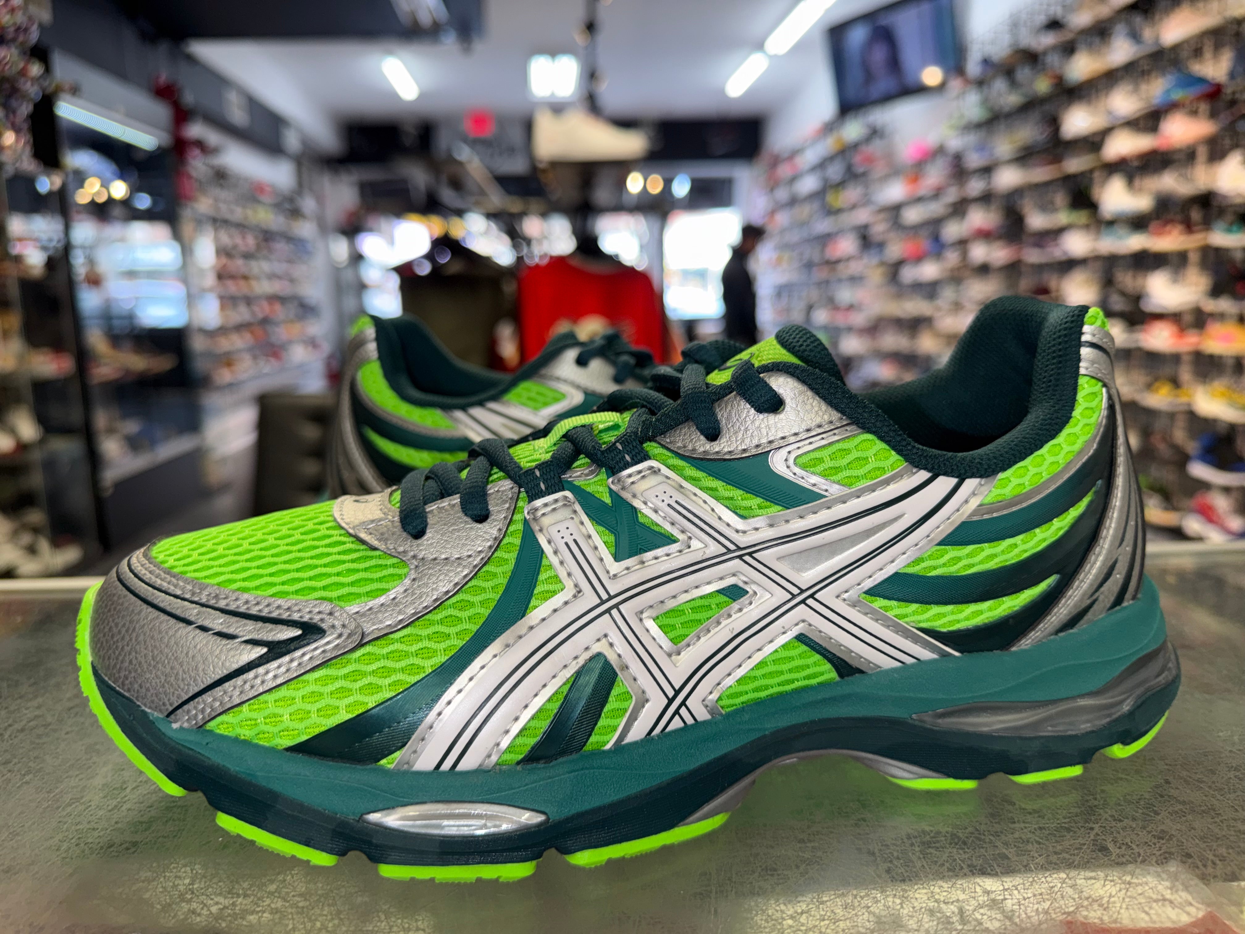 Size 8 Asics Gel-Sekiran "Green Gecko"