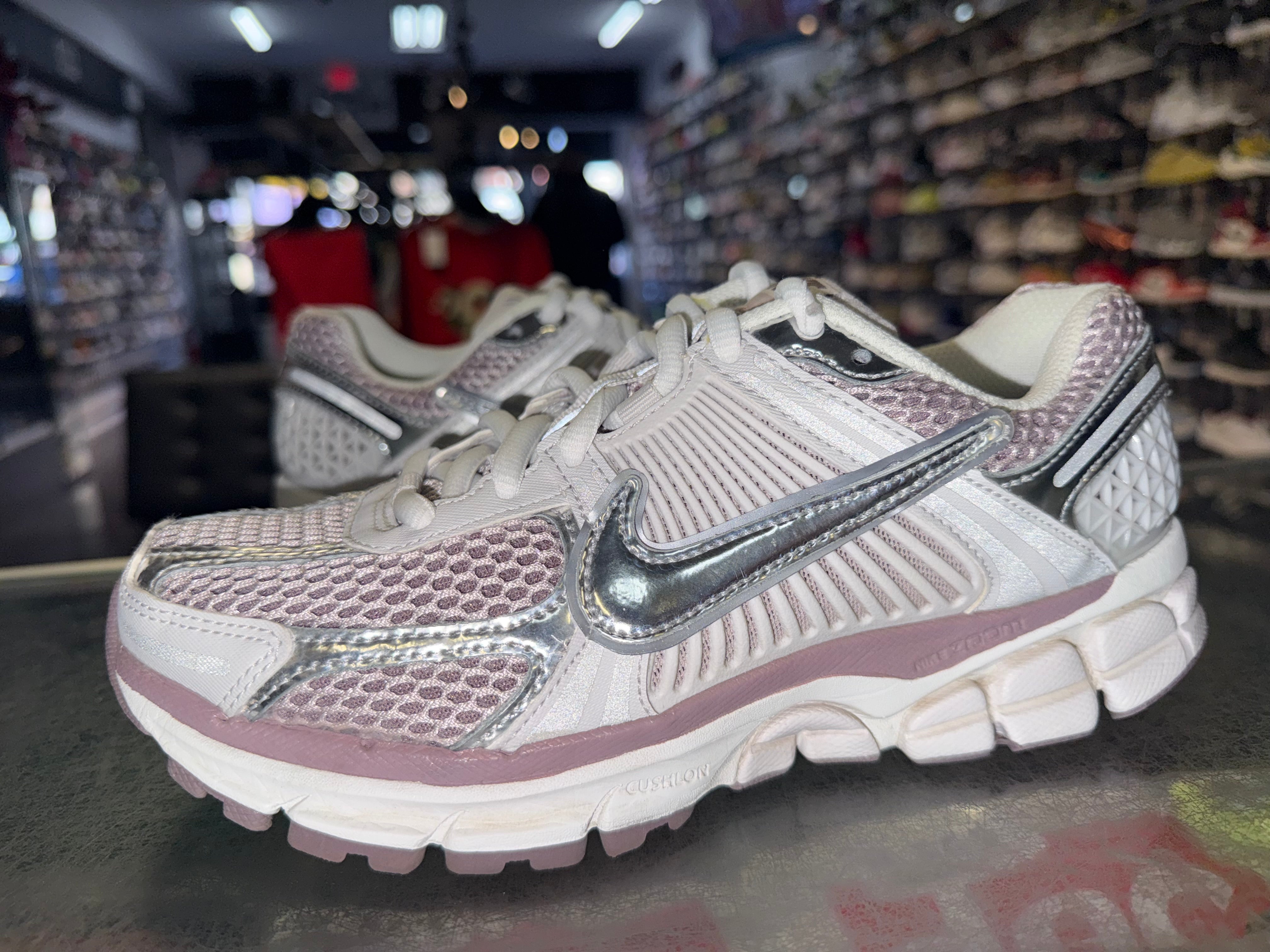 Size 6 (7.5W) Zoom Vomero 5 “Metallic Platinum Violet”