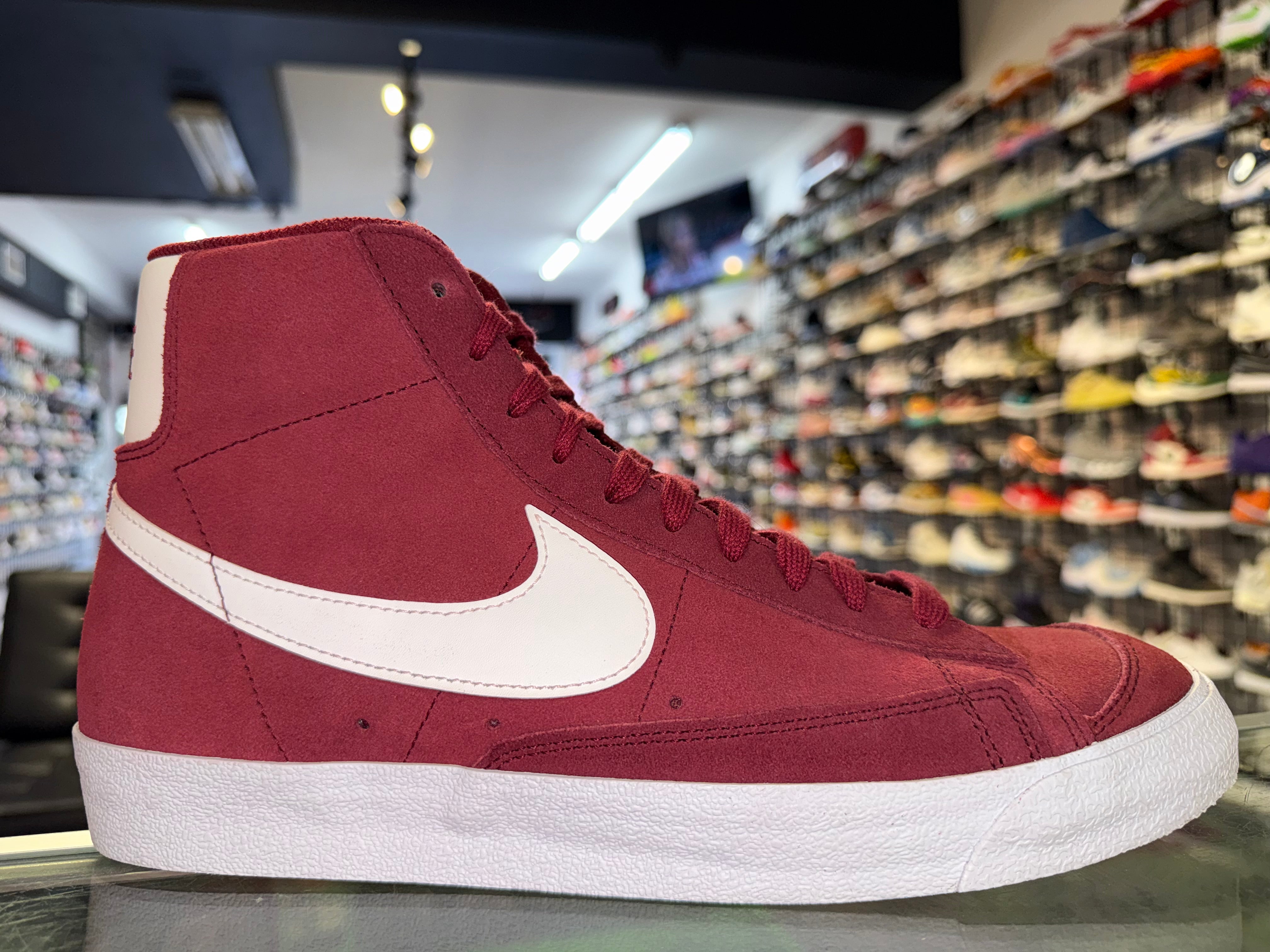 Size 10.5 Blazer Mid '77 "Team Red"