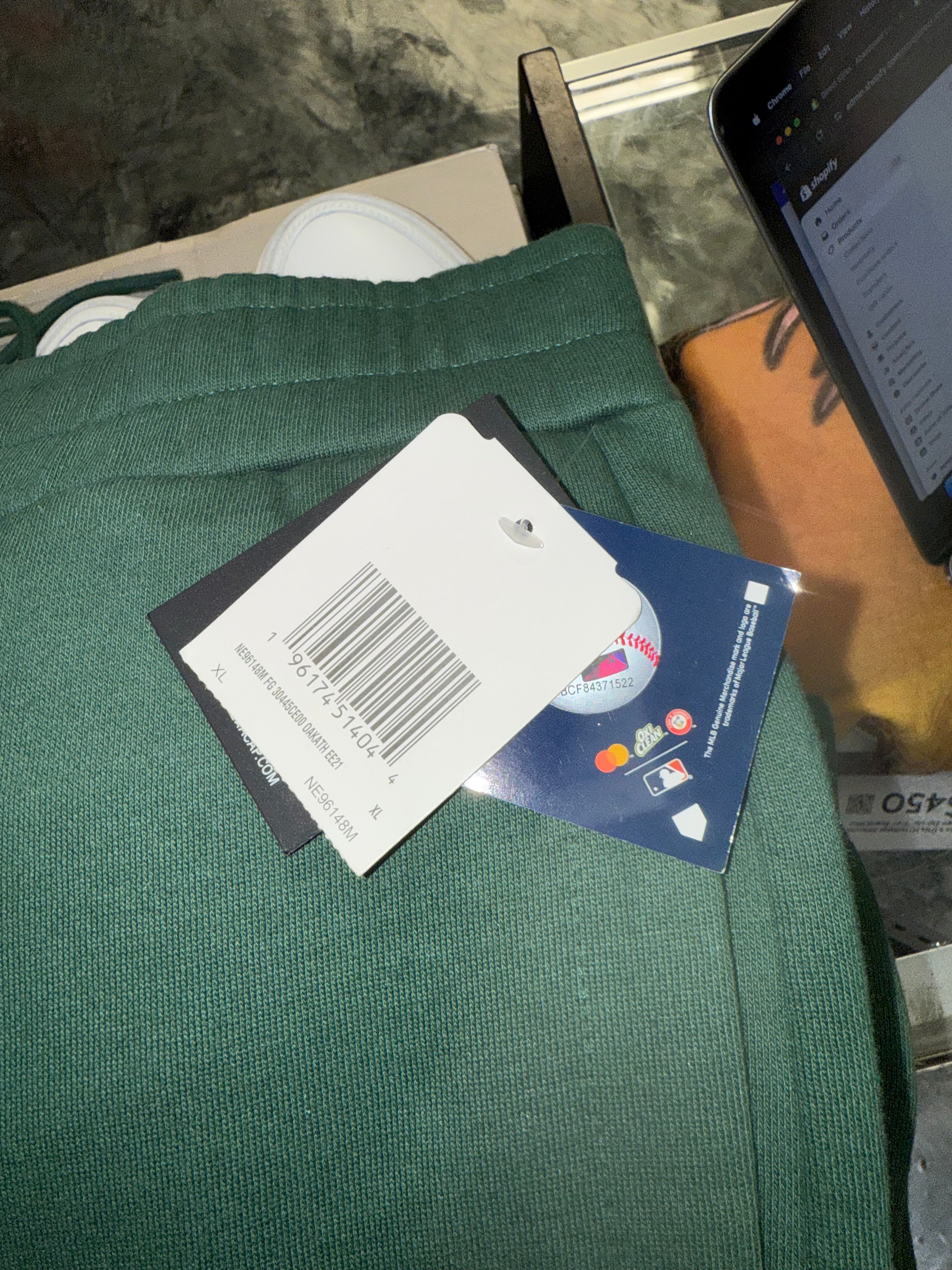 Size XL Eric Emanuel EE x New Era Sweatpants “Oakland” Brand New