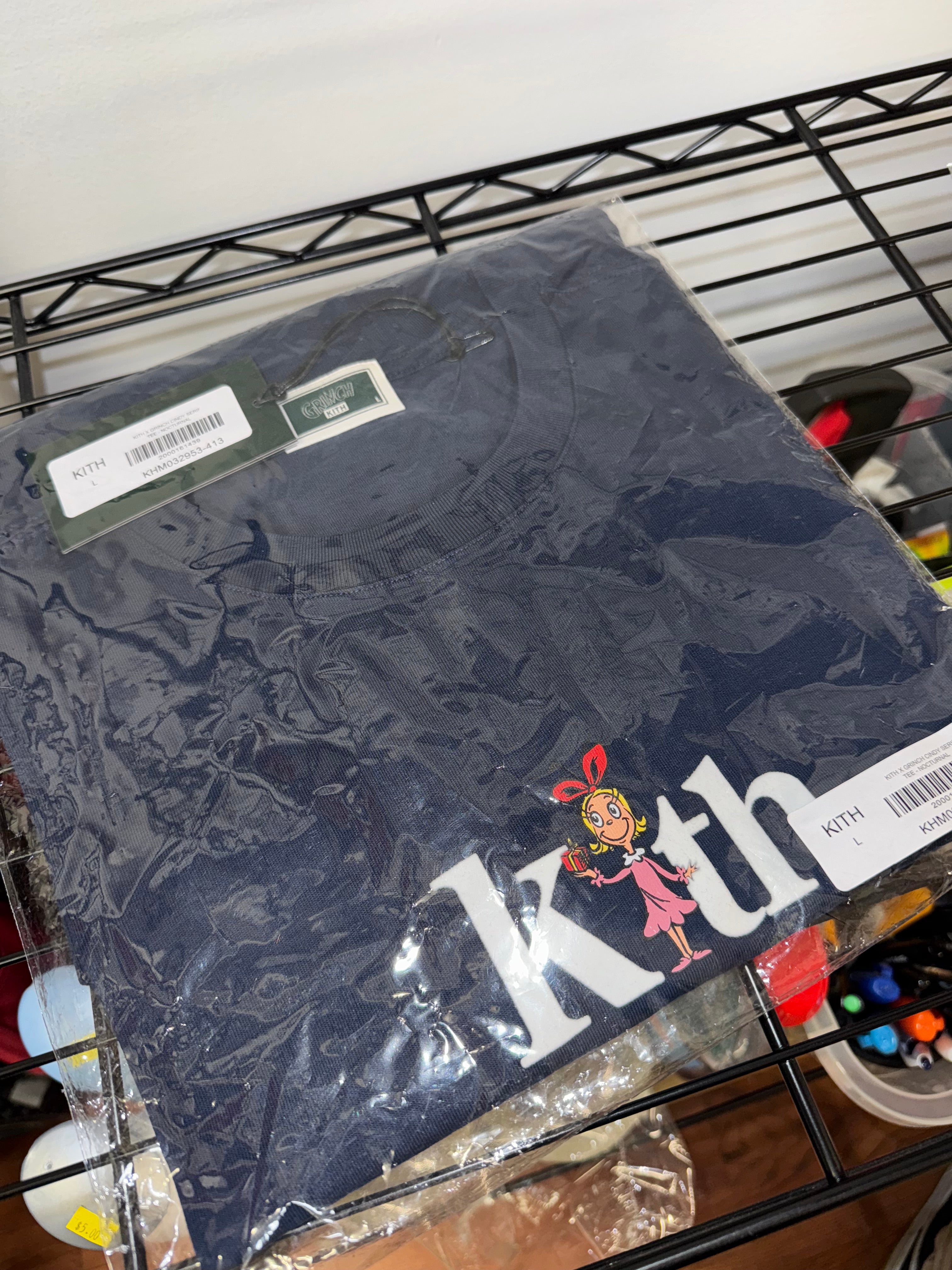 Size L Kith x Grinch Tee “Cindy Serif” Brand New
