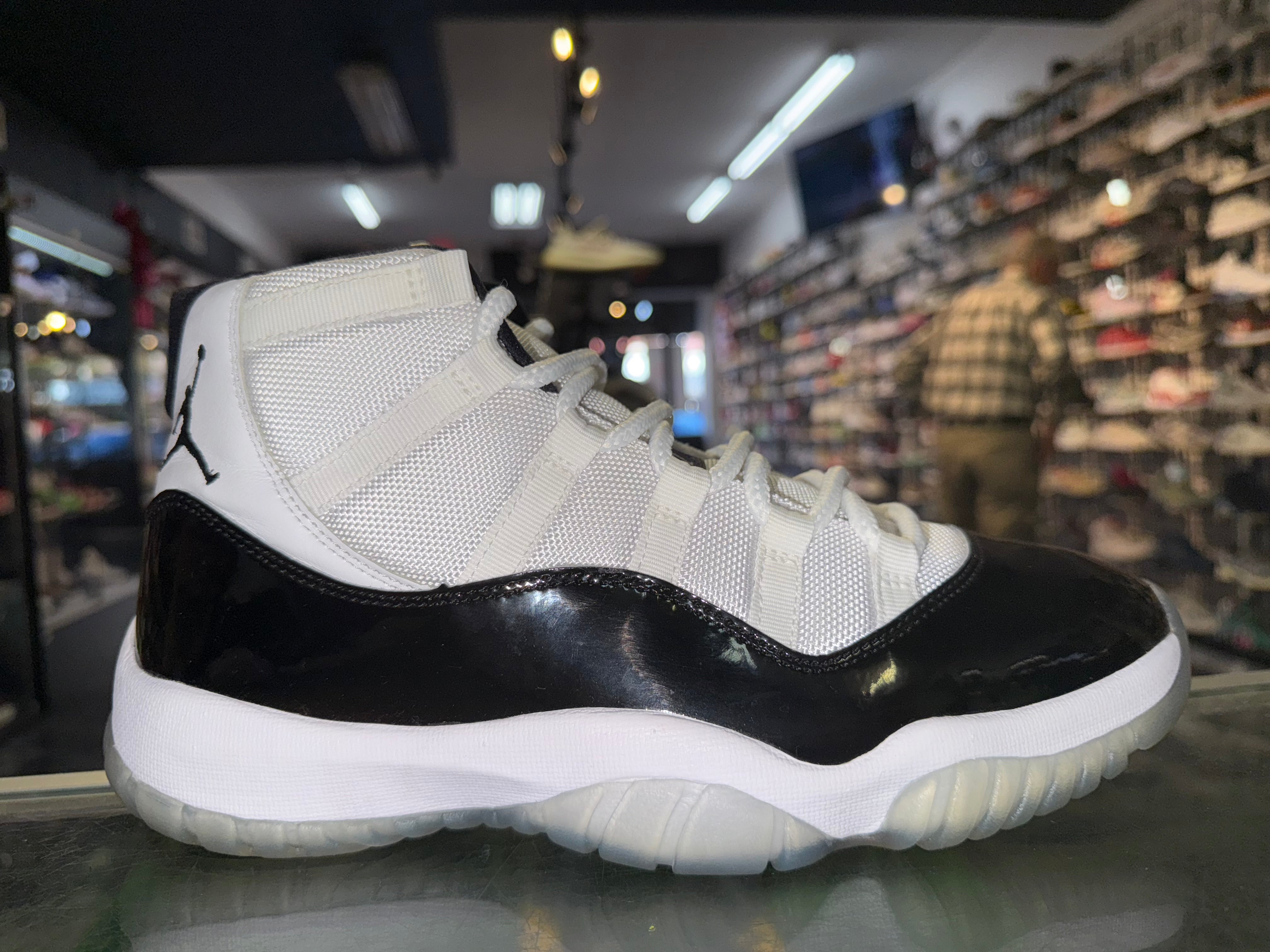 Size 9 Air Jordan 11 “Concord”