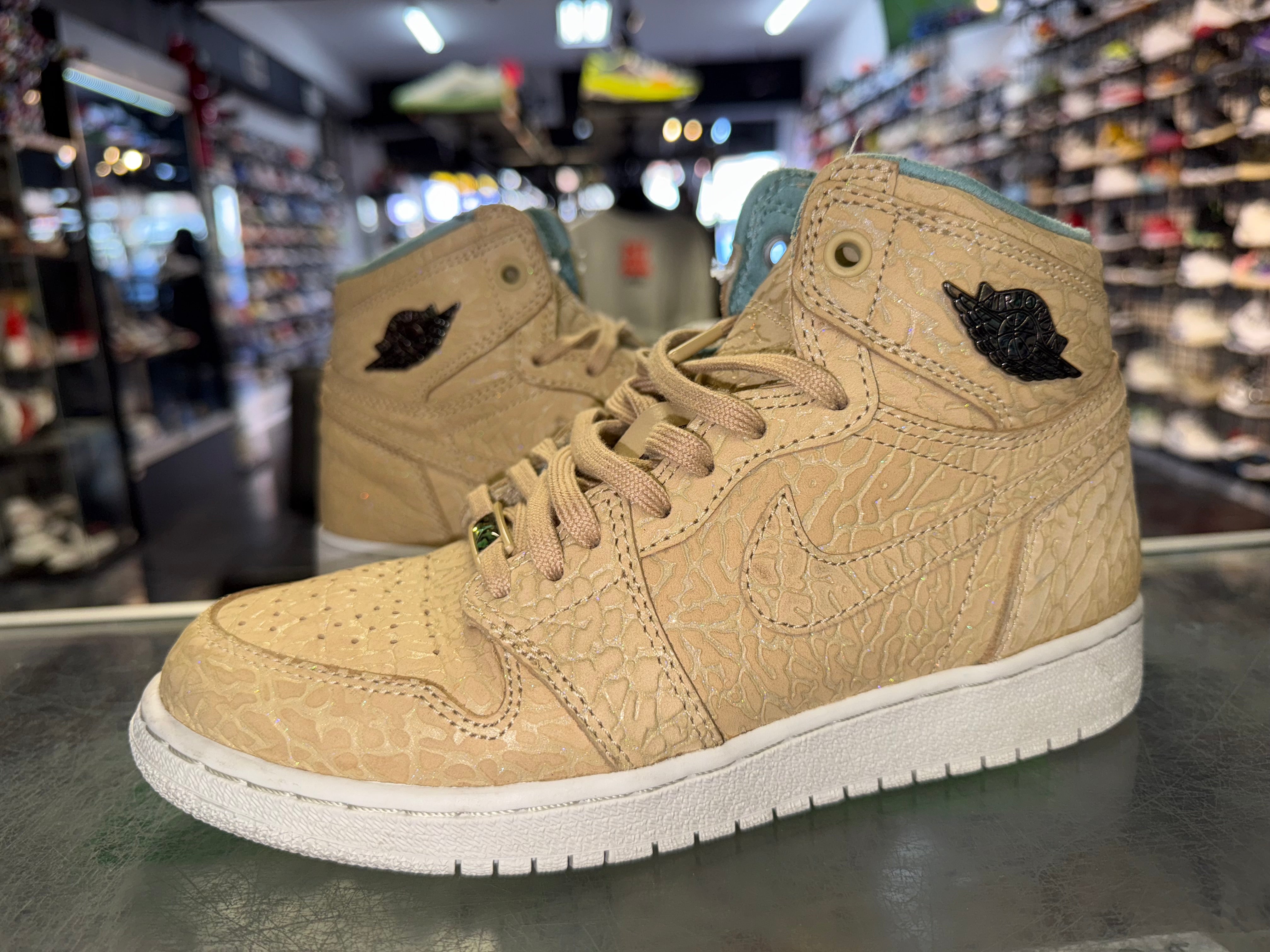 Size 5y Air Jordan 1 "Sand Dune"