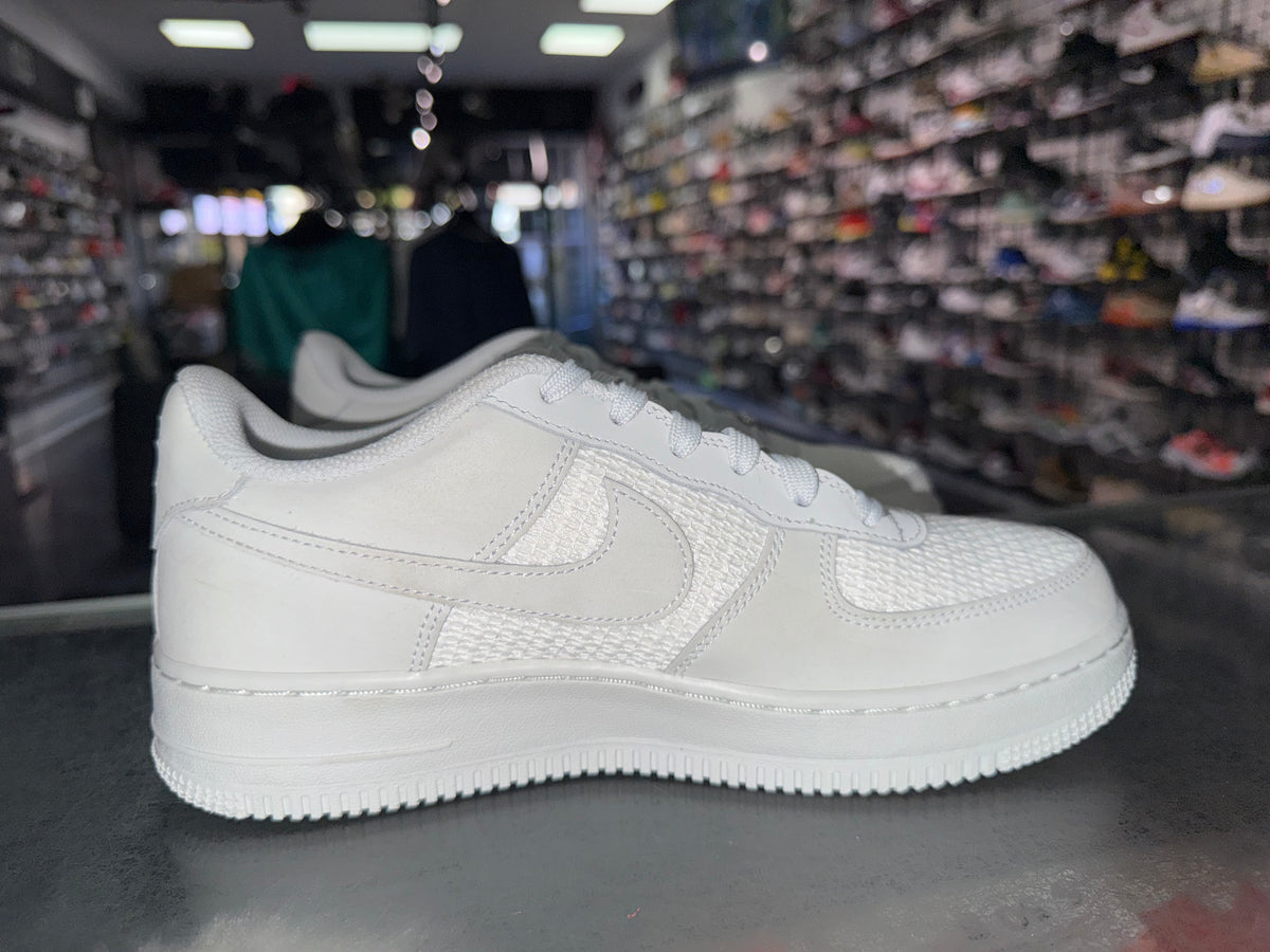 Nike Air Force 1 Summit White GS sneaker, pre-owned, size 7Y – view 3