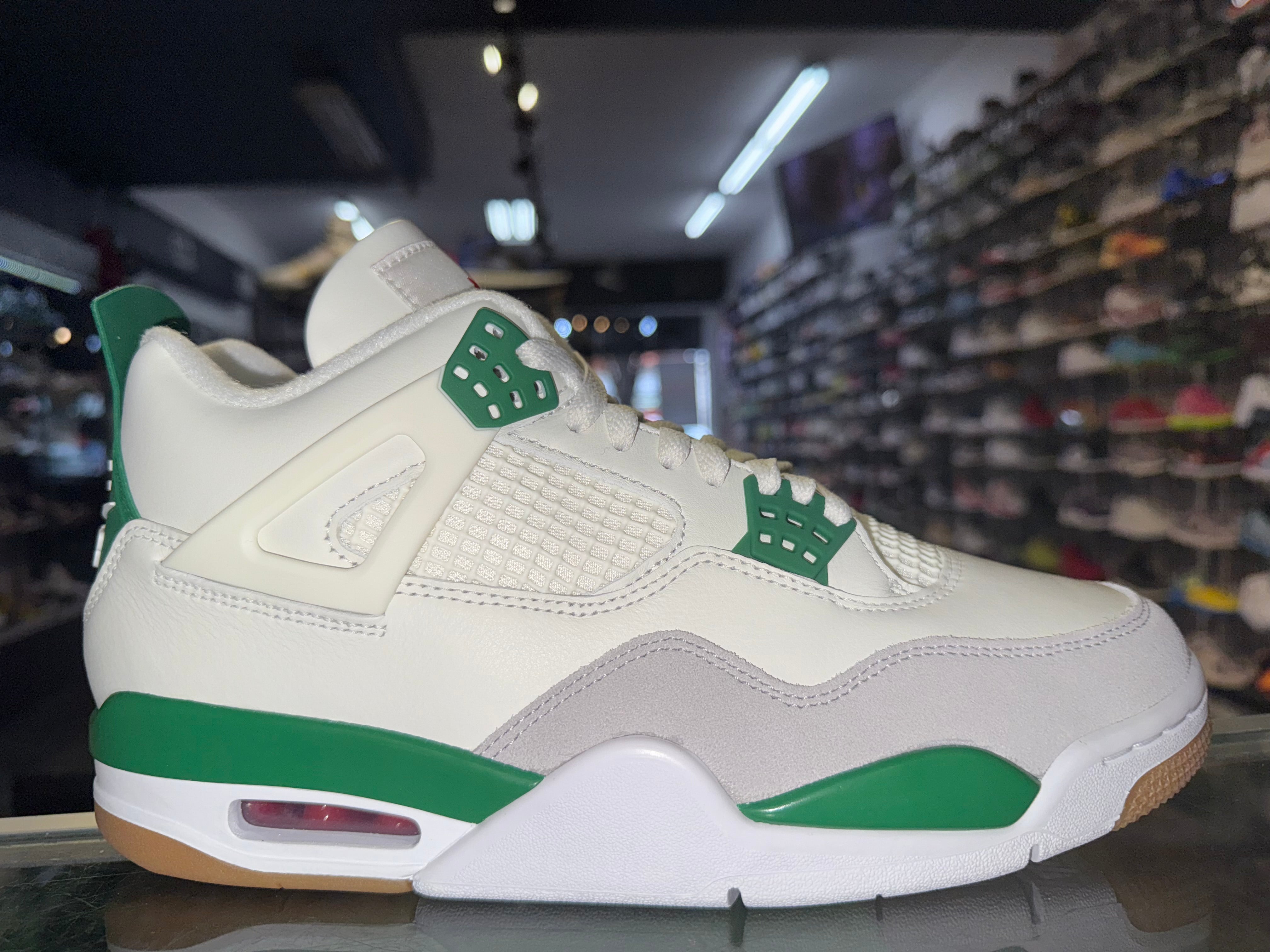 Size 9.5 Air Jordan 4 SB "Pine Green" Brand New