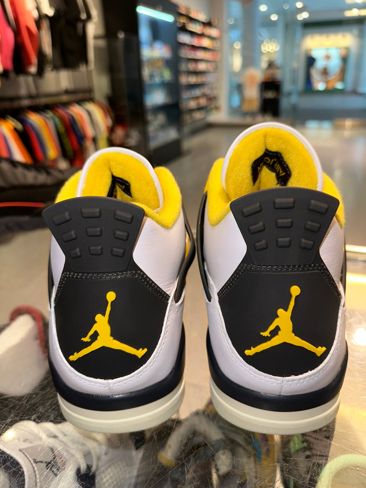 Size 10 (11.5w) Air Jordan 4 “Vivid Sulfur” Brand New (Mall)