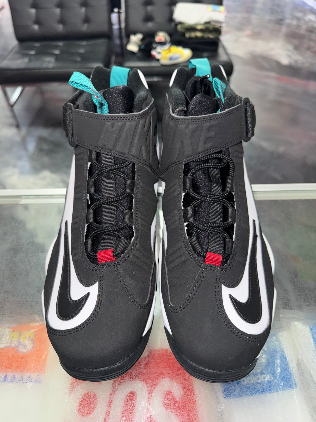Air Griffey Max 1 Freshwater sneaker, pre-owned, size 9.5 – view 5